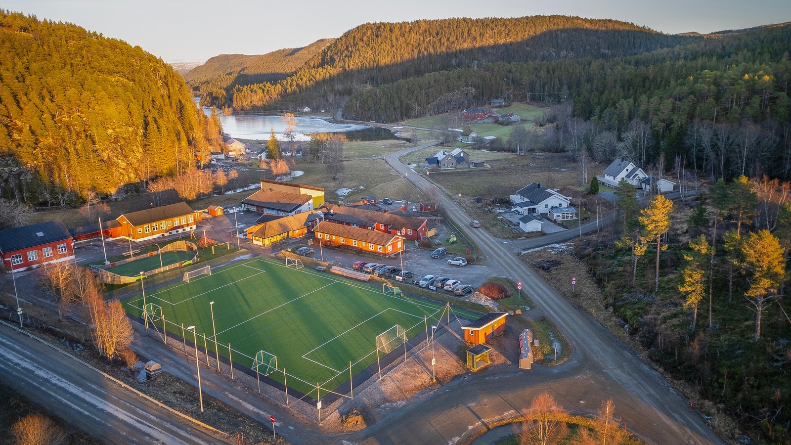 Dronefoto av nærområdet Galleribilde
