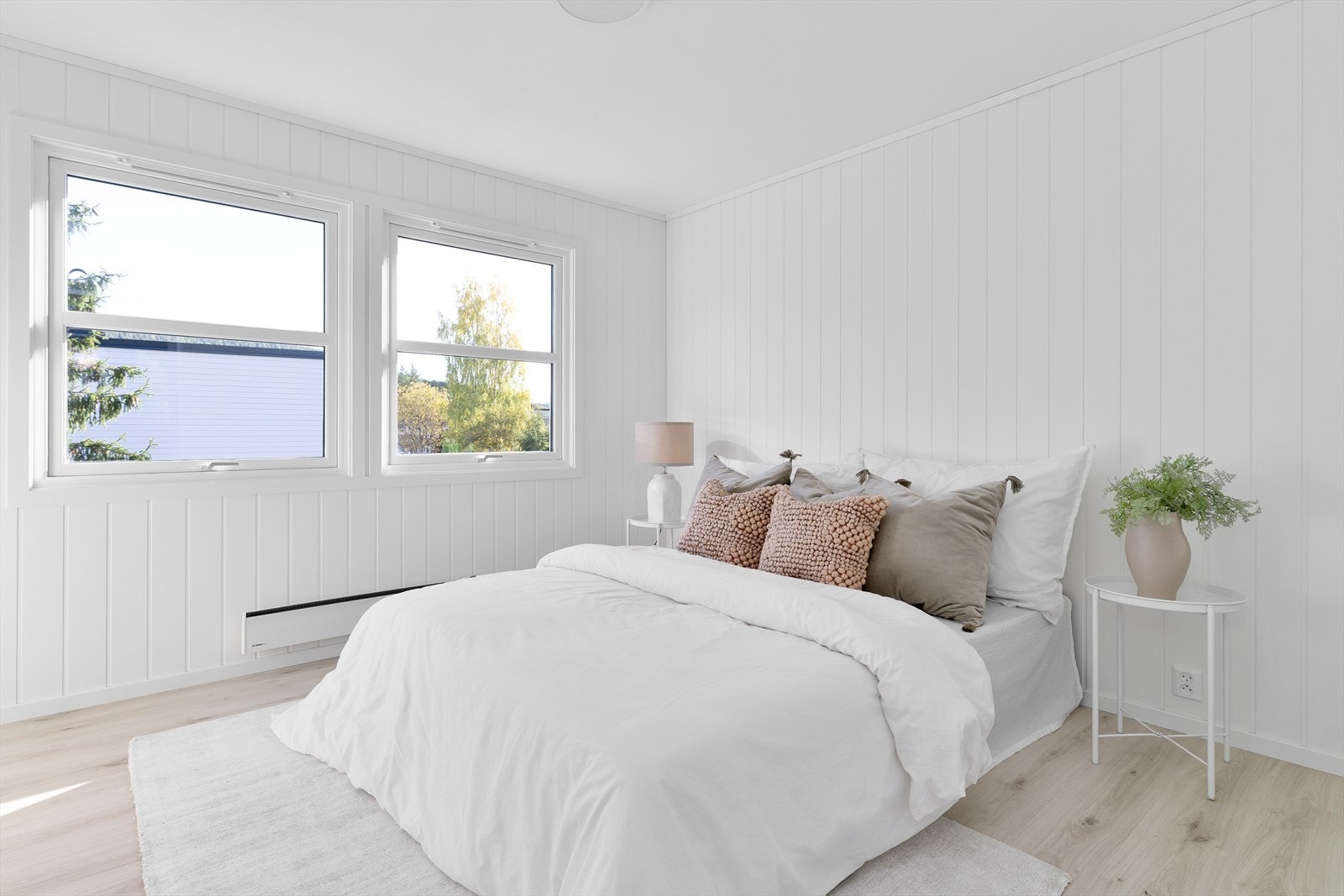 Hovedsoverom med god plass til stor dobbeltseng. Galleribilde