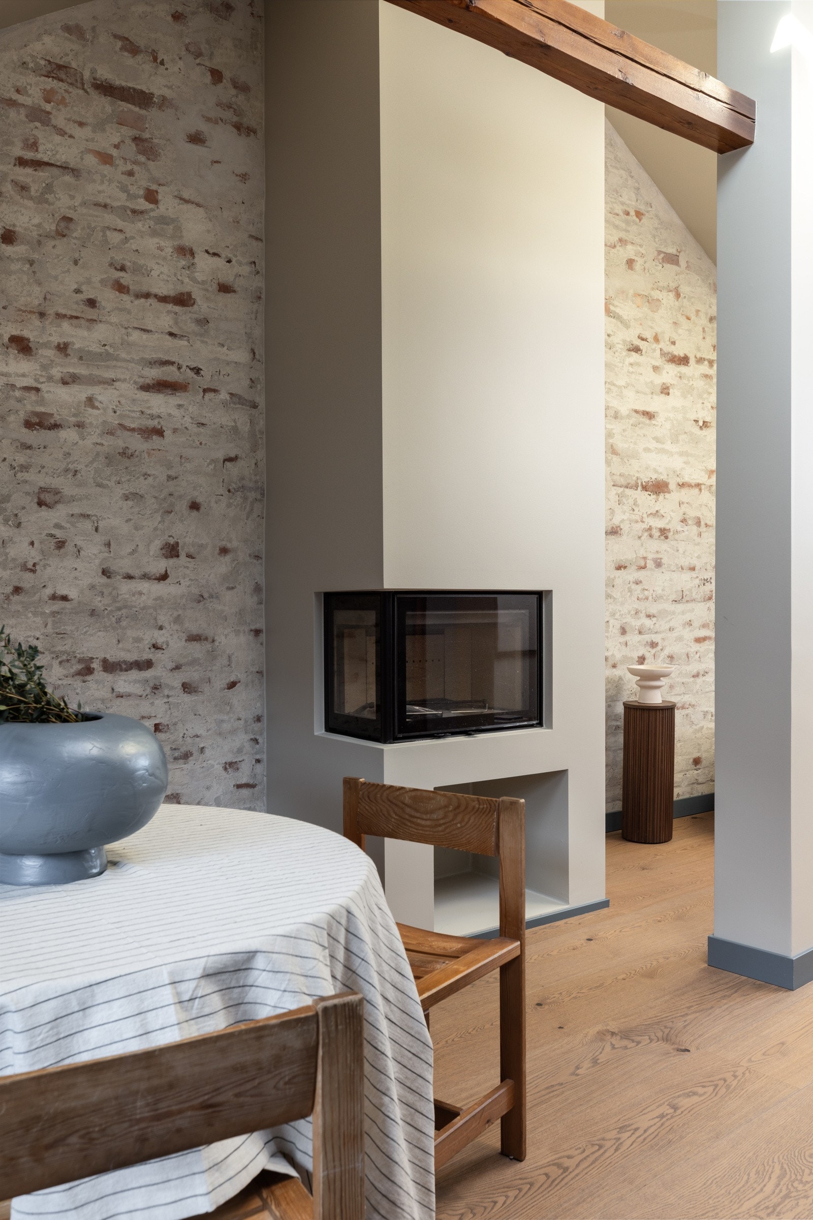 Hyggelig, ny peisinnsats som sørger for god atmosfære på kalde høst- og vinterkvelder. Galleribilde