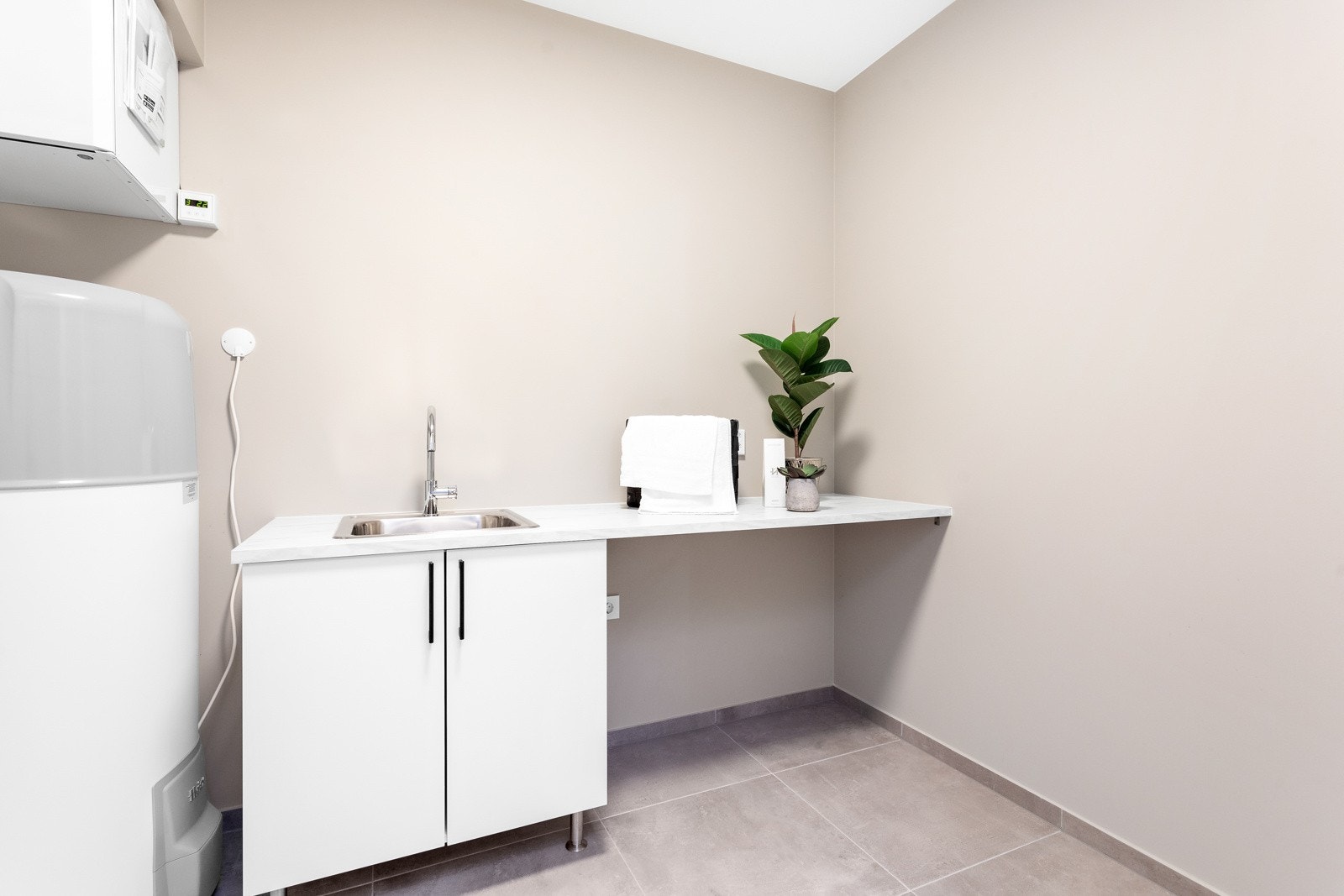 Eget praktisk vaskerom/teknisk rom i 1. etasje. Galleribilde