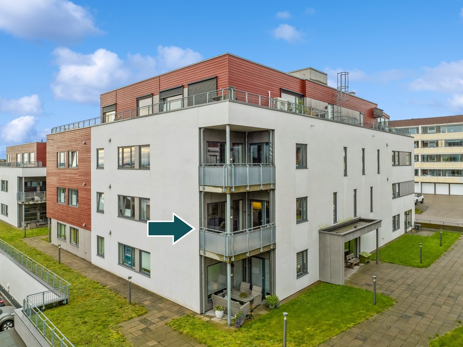 Leiligheten ligger som ende i 2. etg og har balkong mot nordøst. Galleribilde