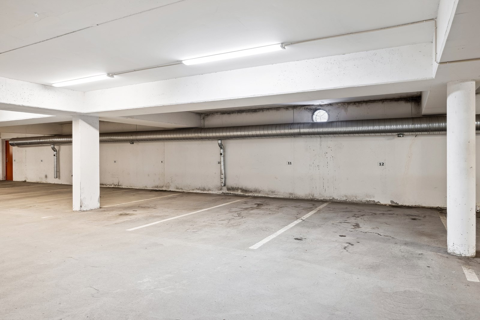 Garasjeplass merket nr 12 medfølger leiligheten. Galleribilde