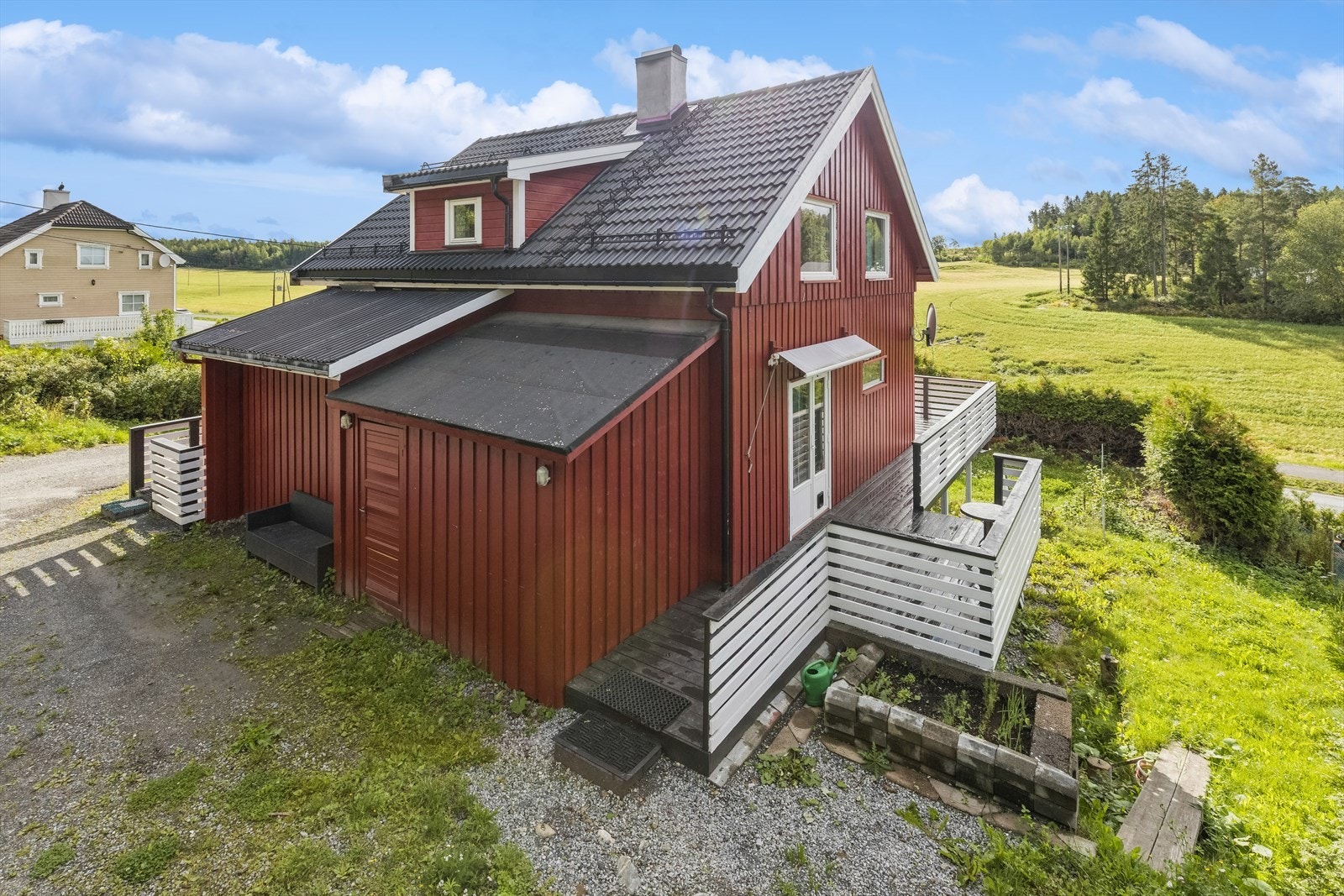Boligen er vedlikeholdt opp igjennom tidene, men har allikevel behov for modernisering og oppgraderinger for å kunne tilfredsstille dagens krav og forventninger til standard og funksjon. Galleribilde