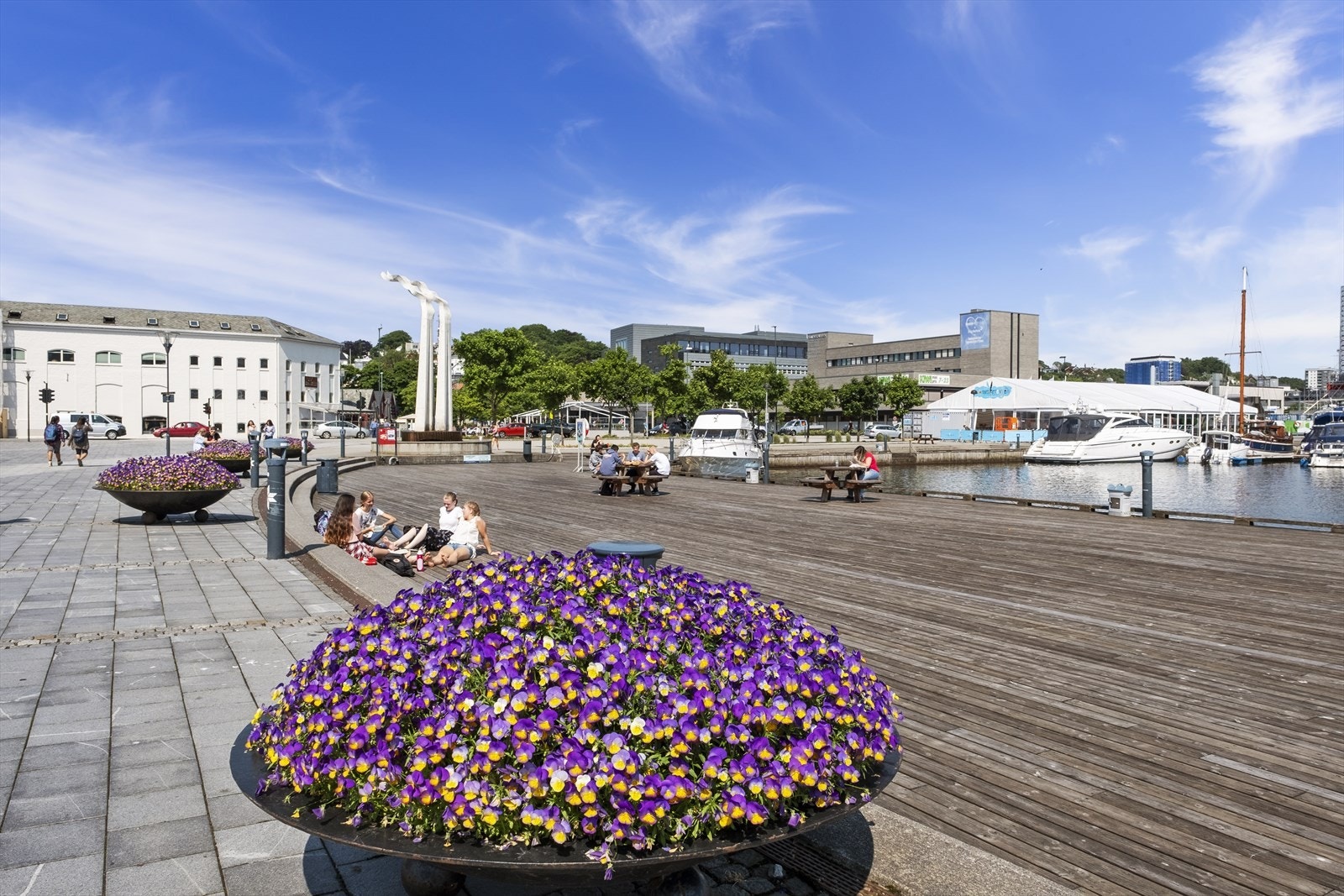 Utsnitt Vågen i sentrum Galleribilde