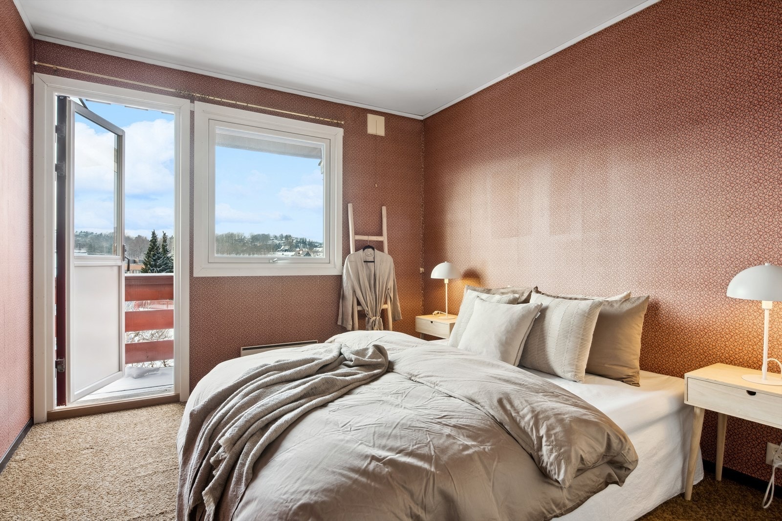 Soverom 1 med utgang til vestvendt balkong Galleribilde