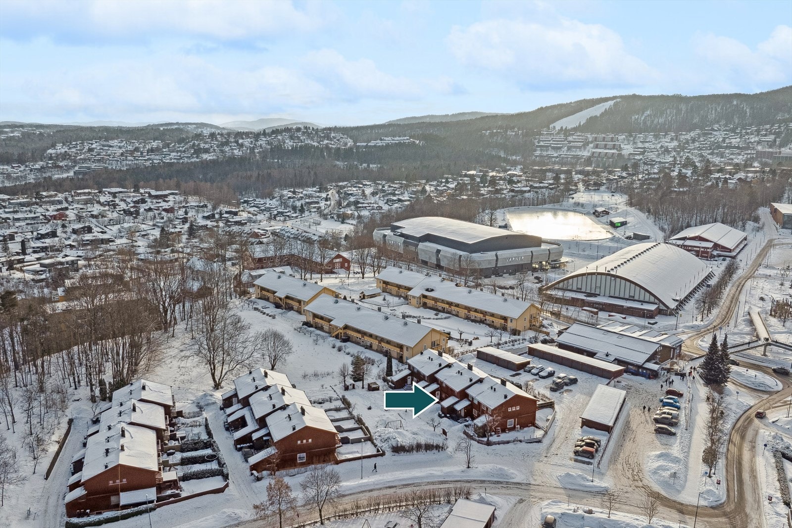 Her bor man med skoler, bhg, Risenga idrettspark, butikk i umiddelbar nærhet og kun 15 minutters gange til Asker sentrum! Galleribilde