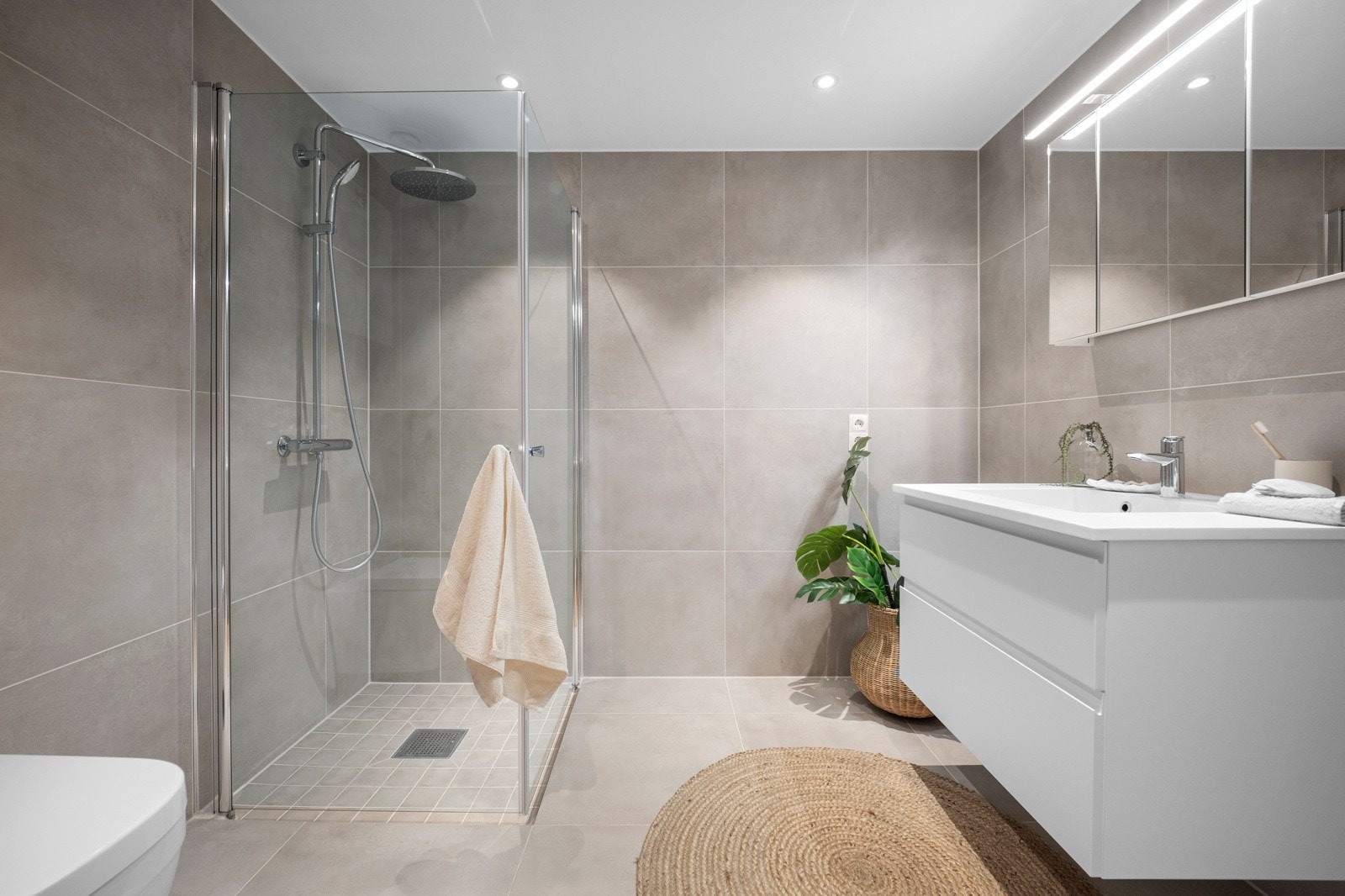 Flott flislagt bad Galleribilde