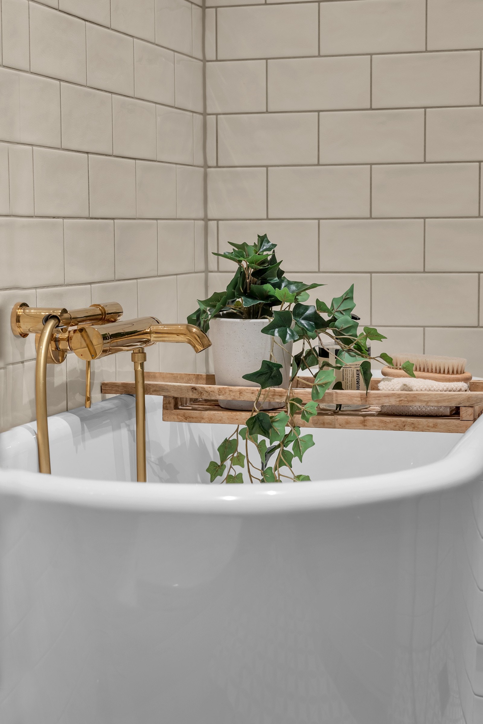 Du finner både sittebadekar og dusj Galleribilde