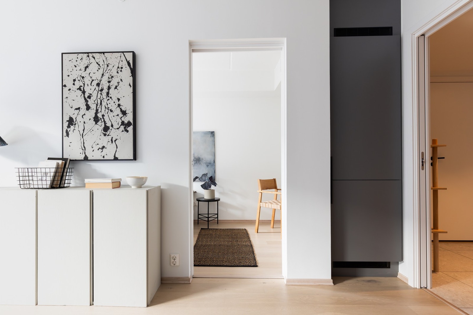 Separat, integrert kjøleskap og fryser Galleribilde