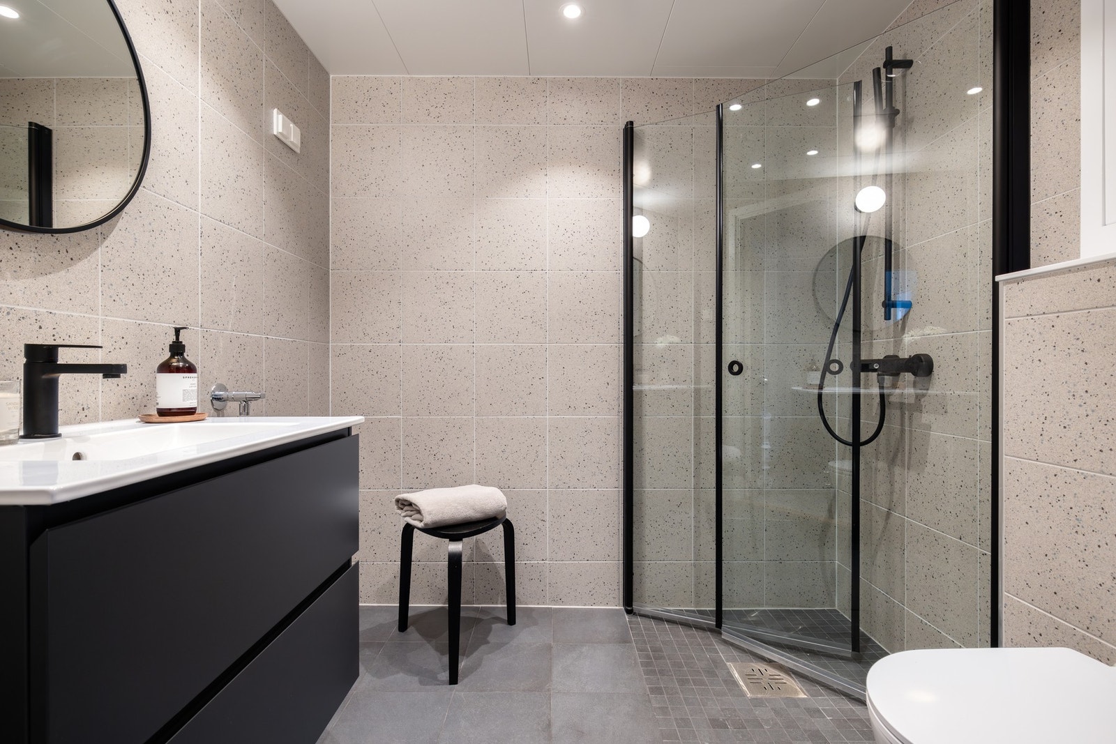 Boligen er vesentlig oppgradert med en lang liste tilvalg på bad, kjøkken og overflater Galleribilde