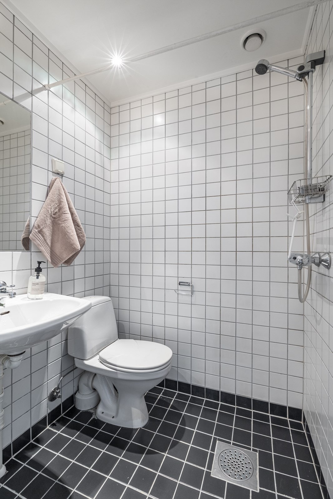 - Flislagt baderom modernisert i 2005/2006 i regi av borettslaget - Galleribilde