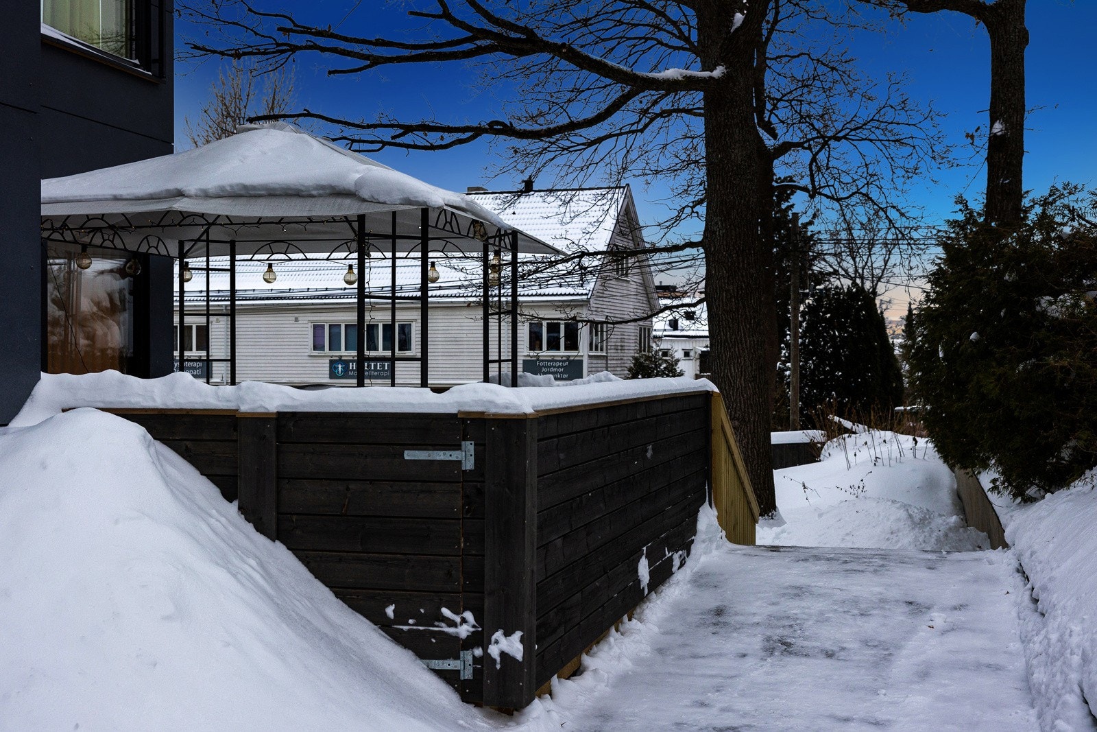 Sett mot terrassen til leiligheten. Galleribilde