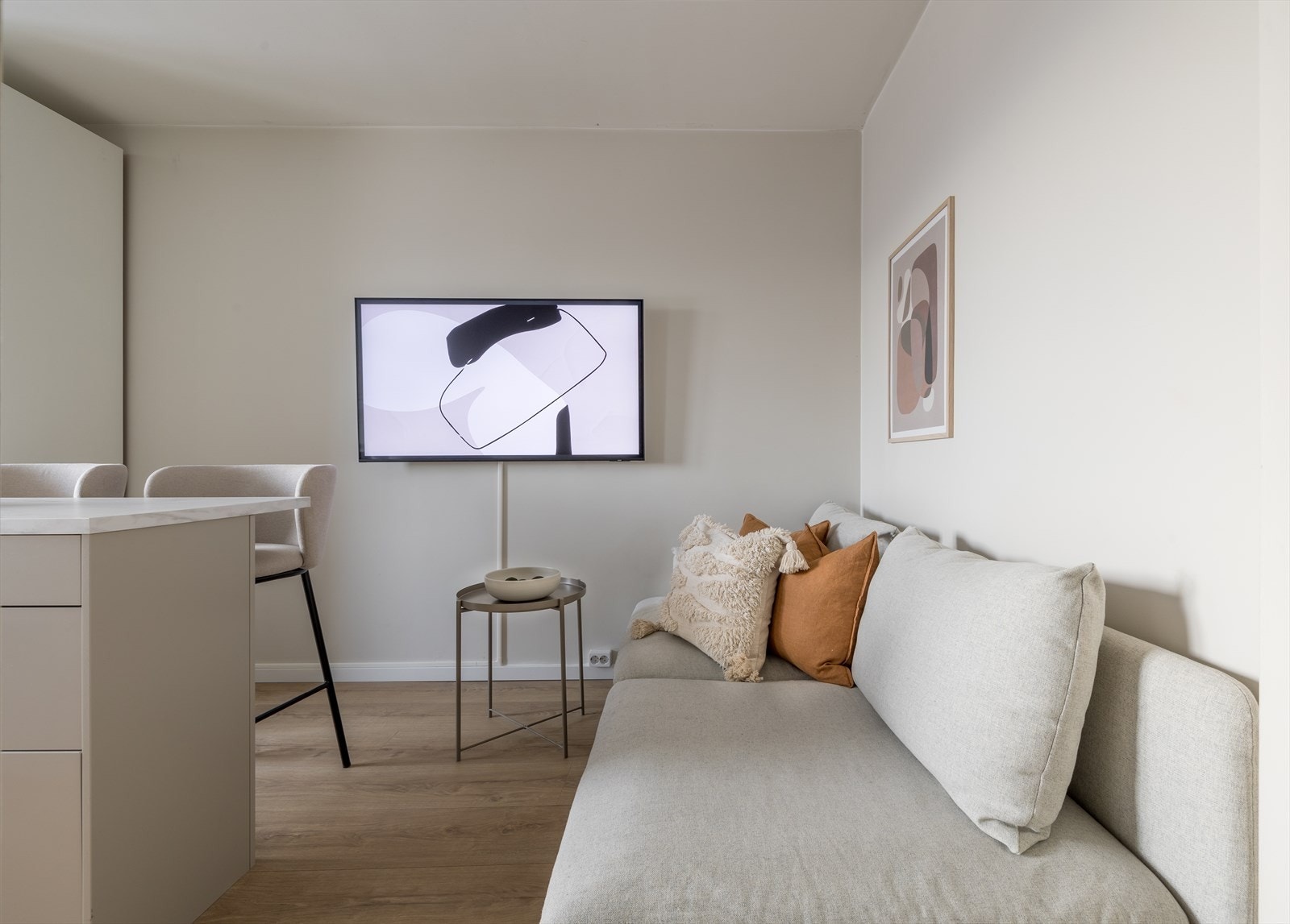 - Varmtvann, fyring og bredbånd er inkludert i felleskostnadene - Galleribilde