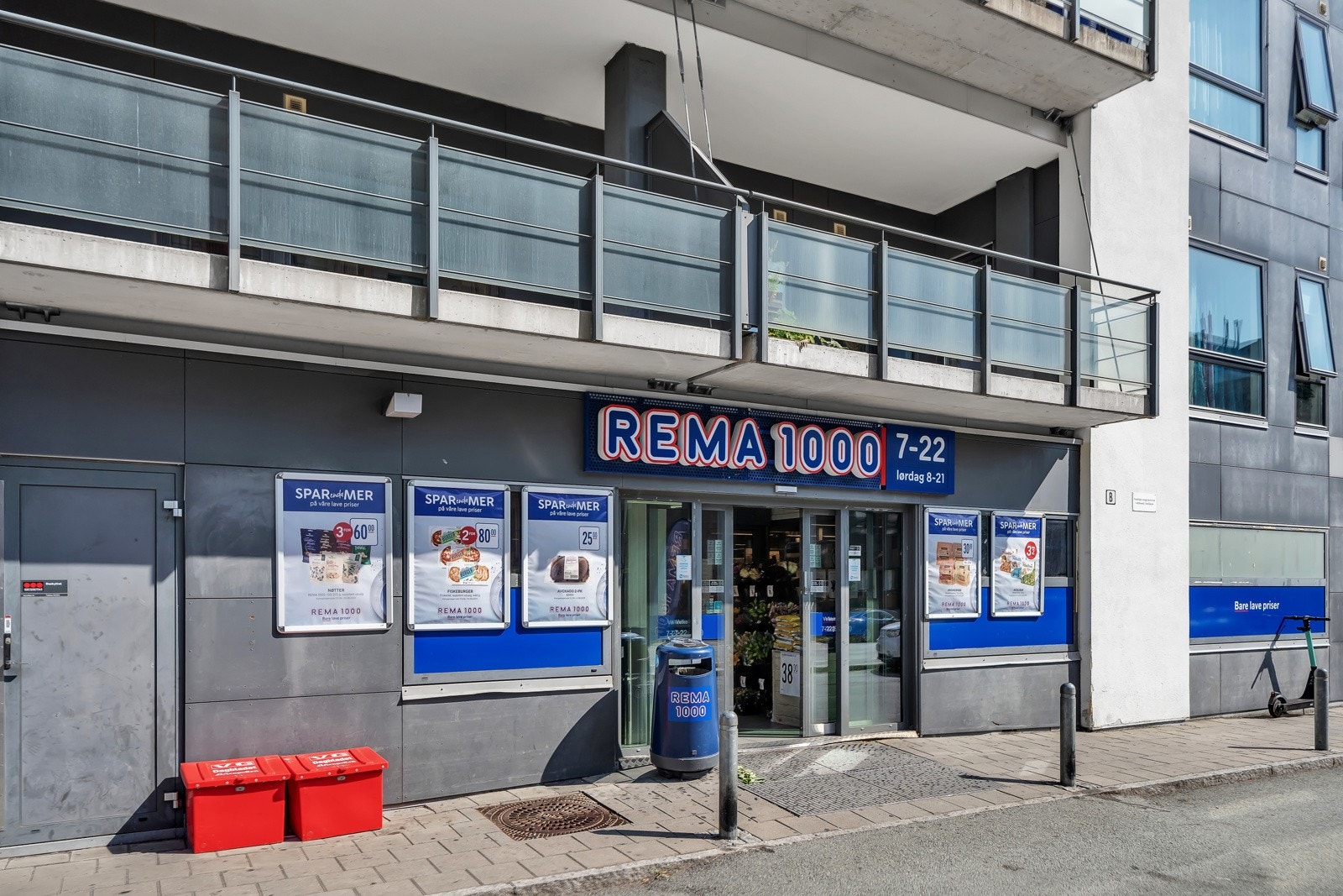 Dagligvarehandelen kan blant annet gjøres ved Rema1000 Galleribilde