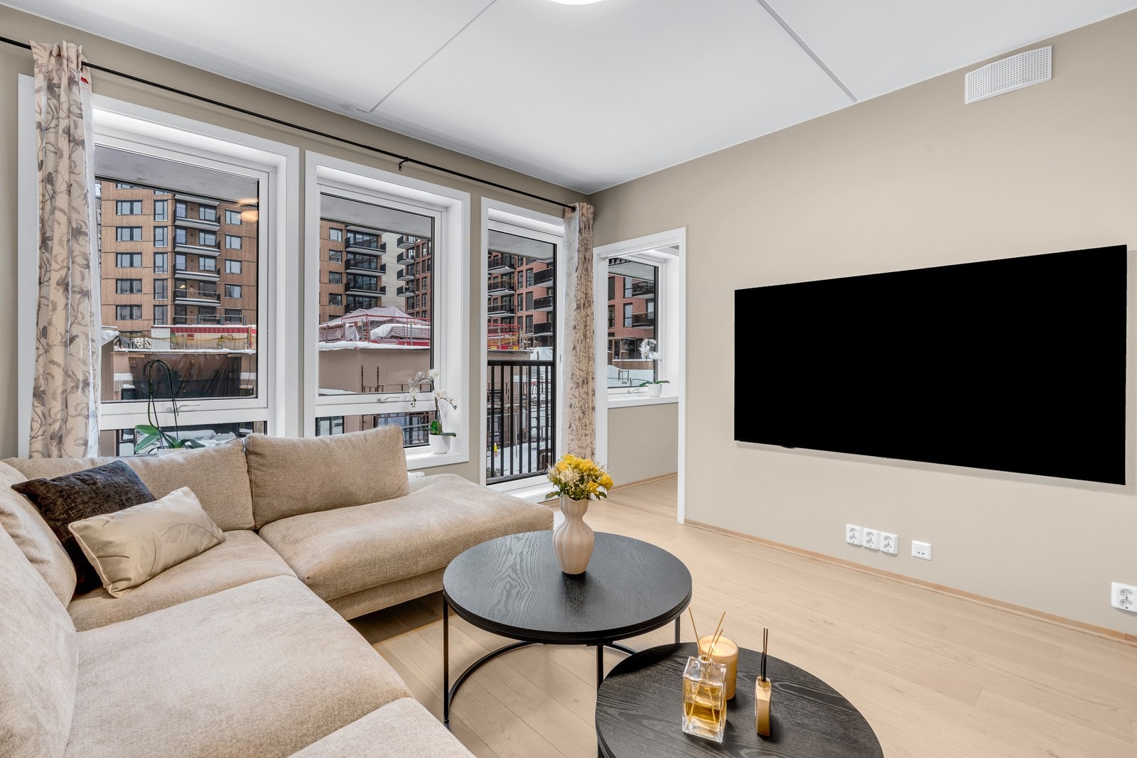 Her kan du samle venner og familie på hyggelige filmkvelder Galleribilde