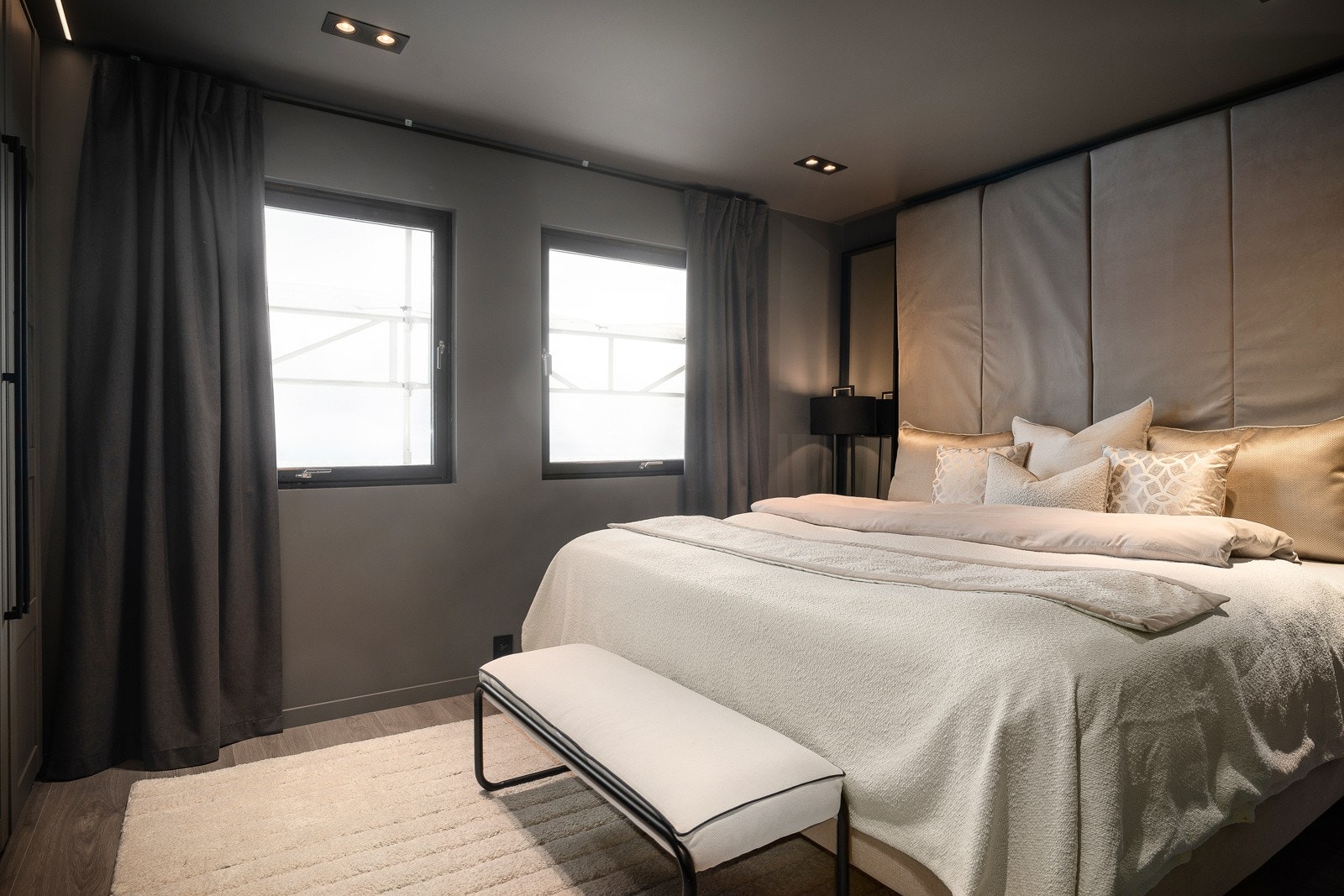 Stort og eksklusivt hovedsoverom Galleribilde