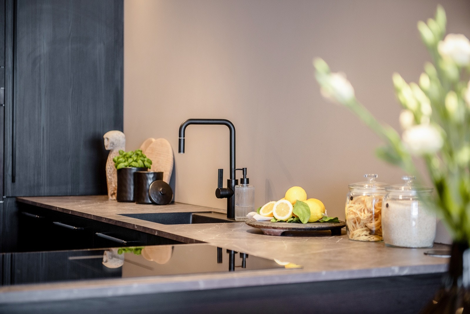 Detaljbilde med blandebatteri fra Tapwell Galleribilde