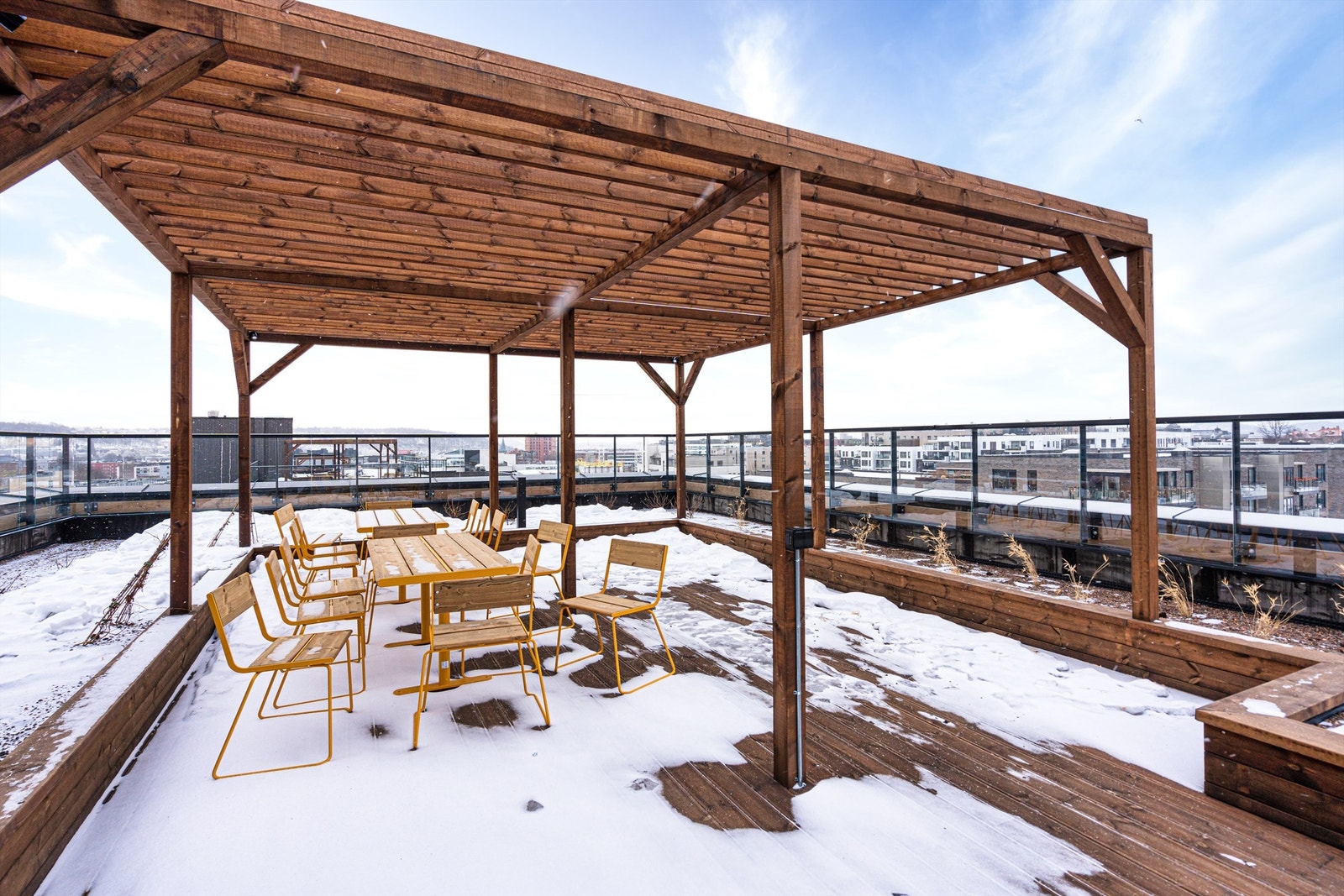 Prosjektet vil ha 3 romslige og flotte takterrasser for beboerne. Galleribilde