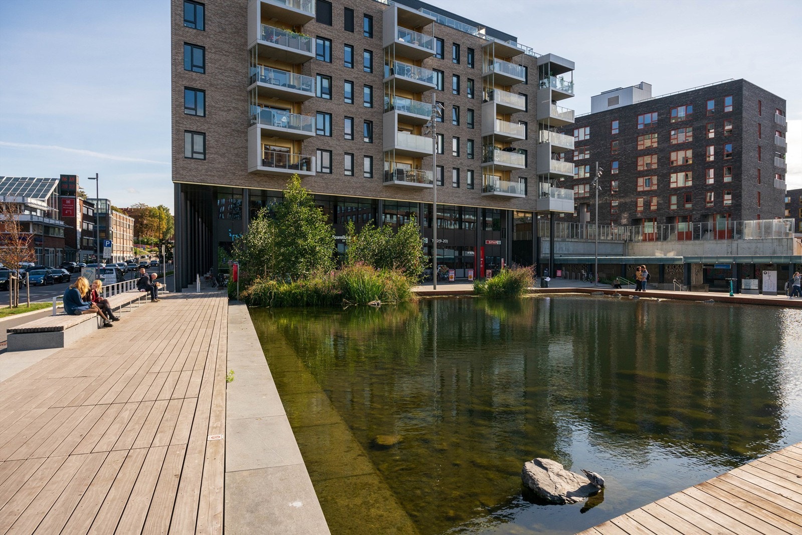 Nabolaget | Vannspeilet på Ensjø Torg. Galleribilde