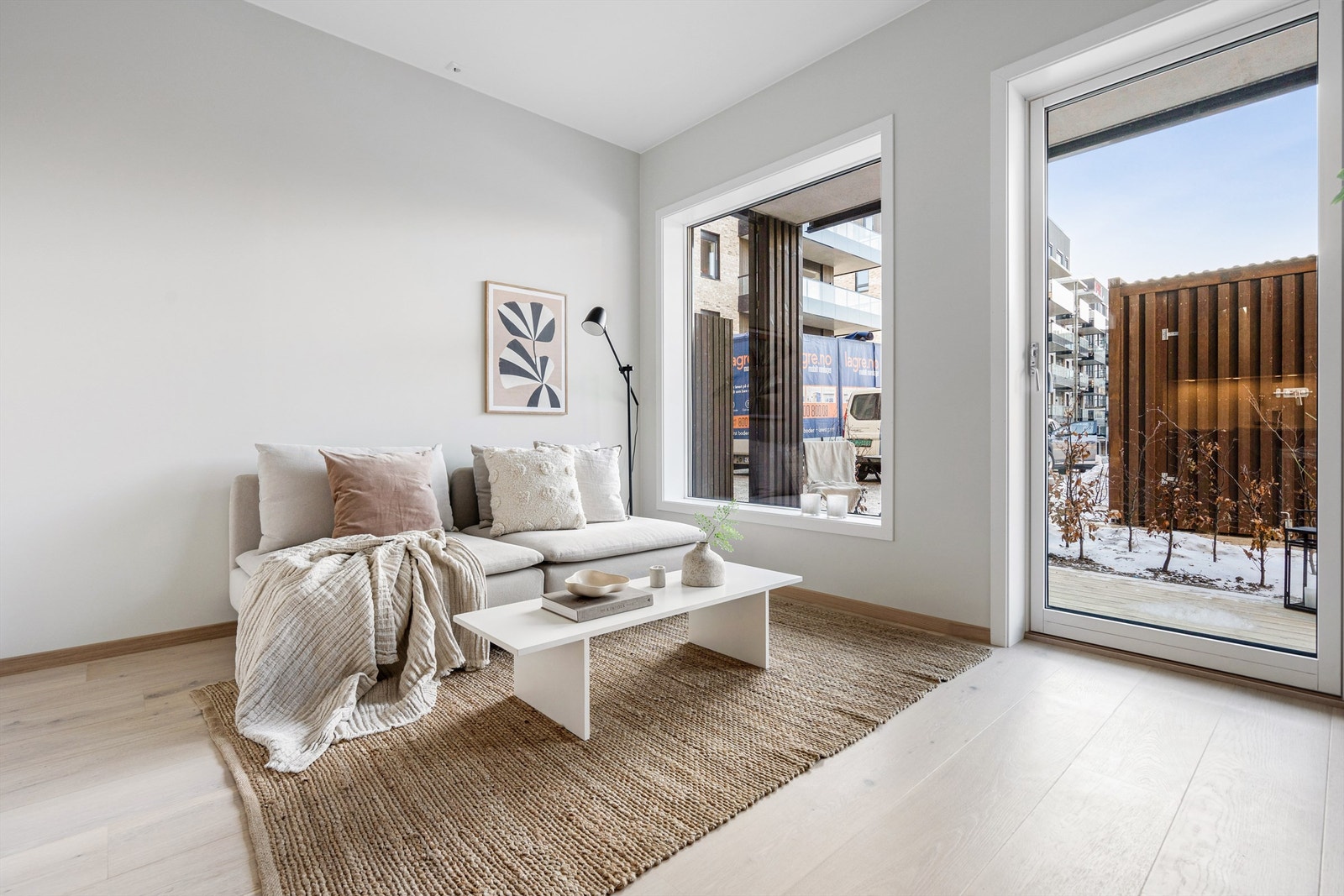 Lekker 1-stavs parkett på gulv, og god takhøyde på ca. 2,7m. Galleribilde