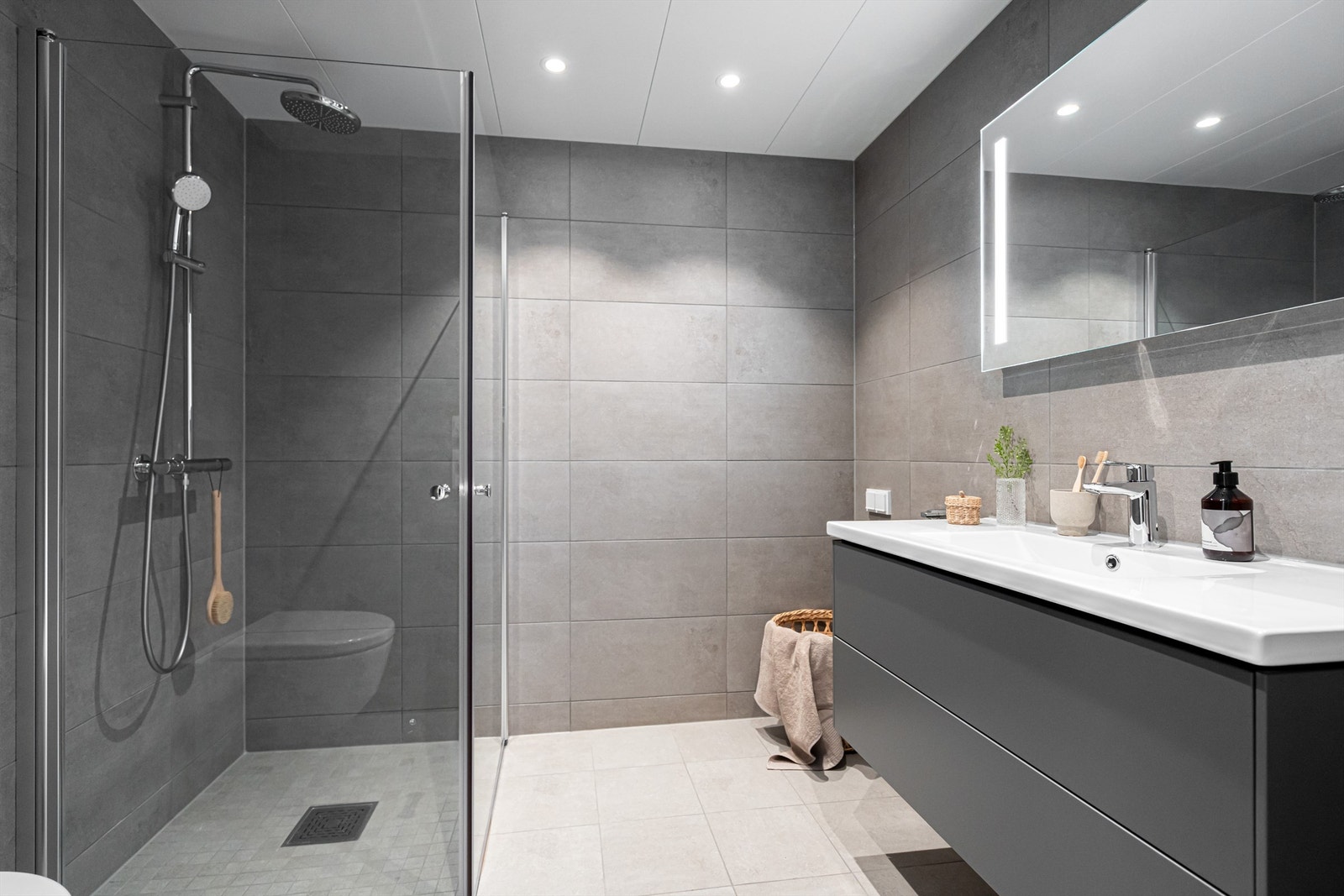 Leiligheten har et delikat bad på ca. 4,5 m². Galleribilde