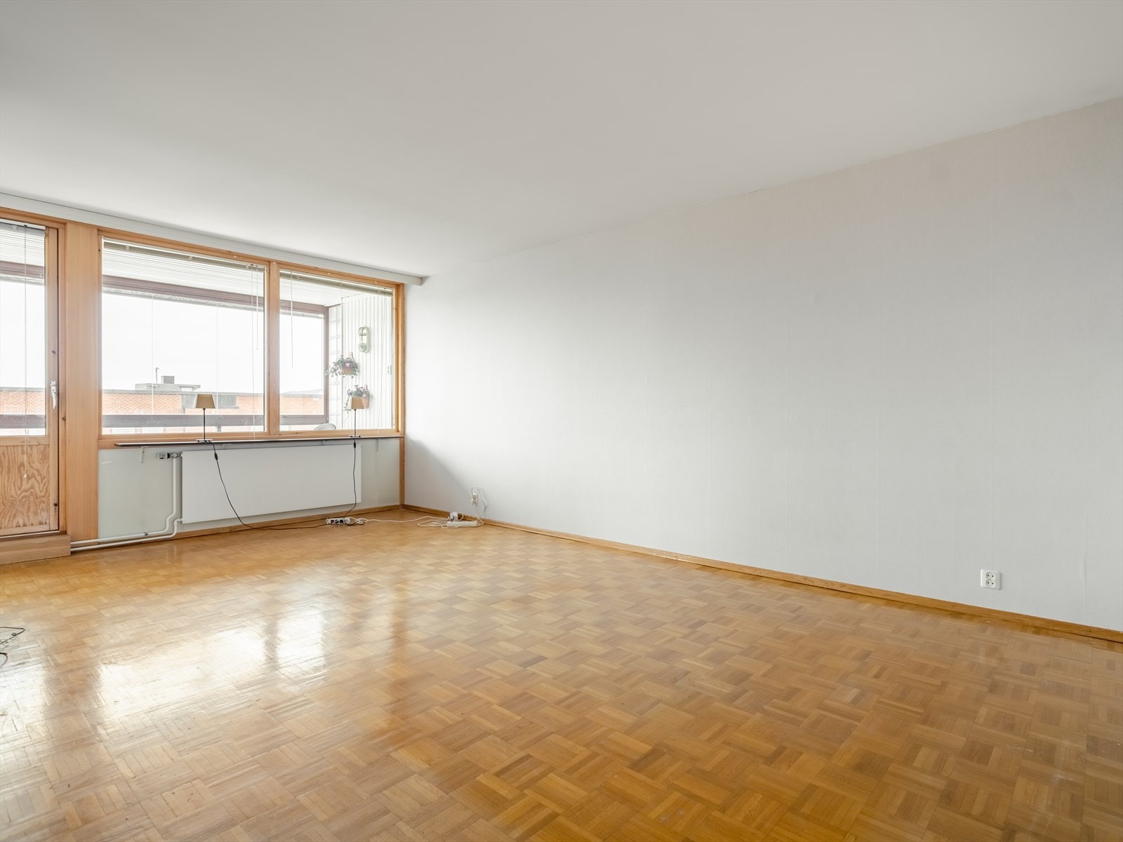 Fin parkett i stua. Galleribilde