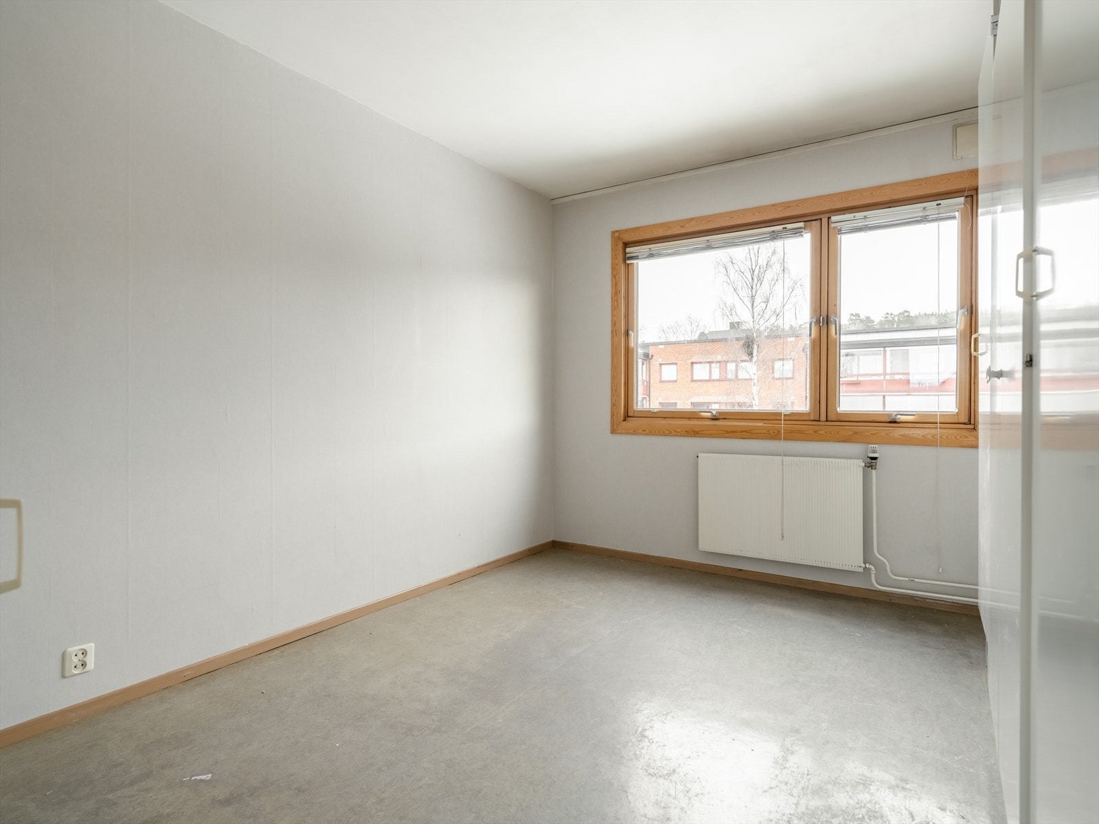 Alle soverommene vender ut mot trafikkfritt område. Galleribilde