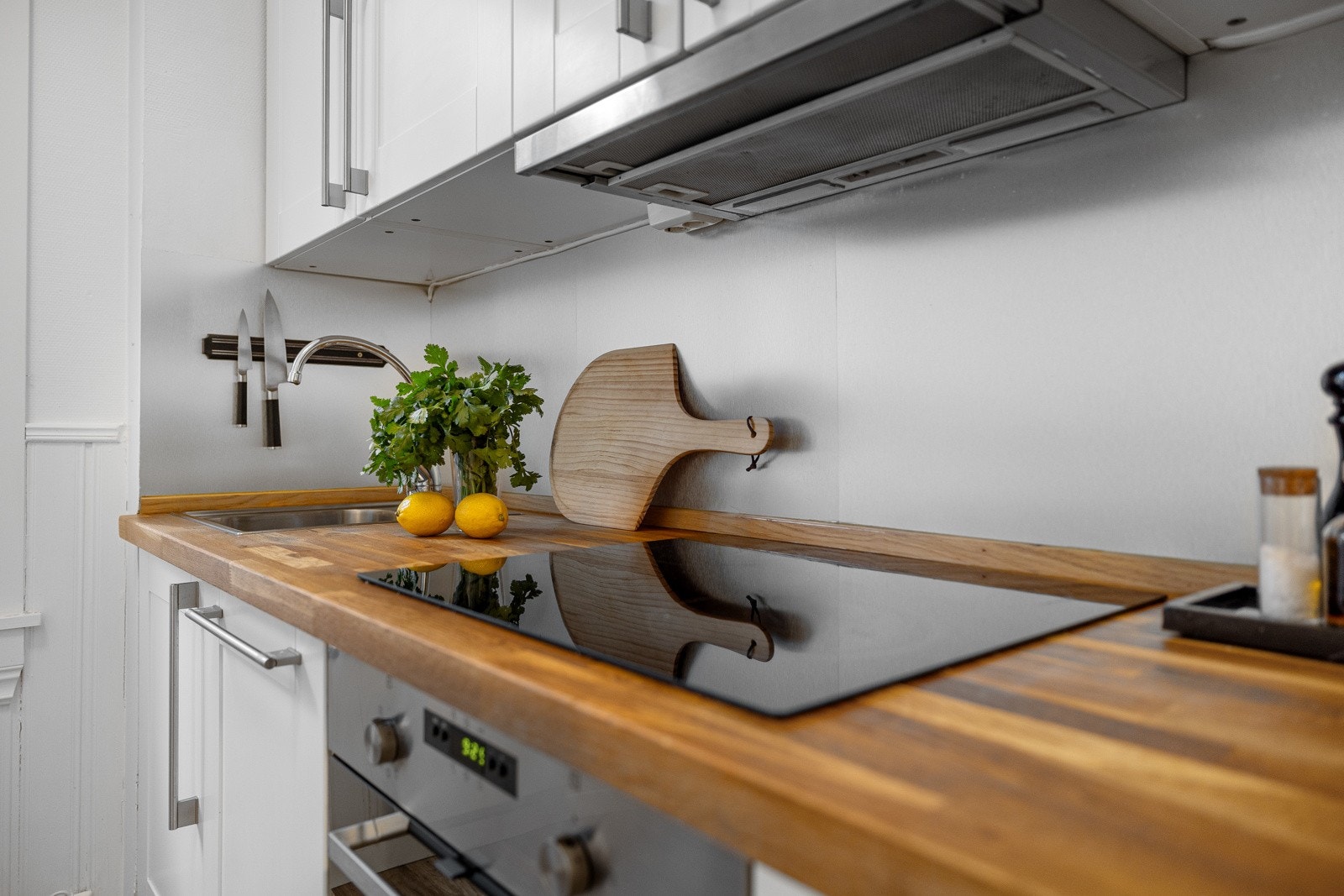 Kjøkkenventilator med avtrekk ut. Galleribilde