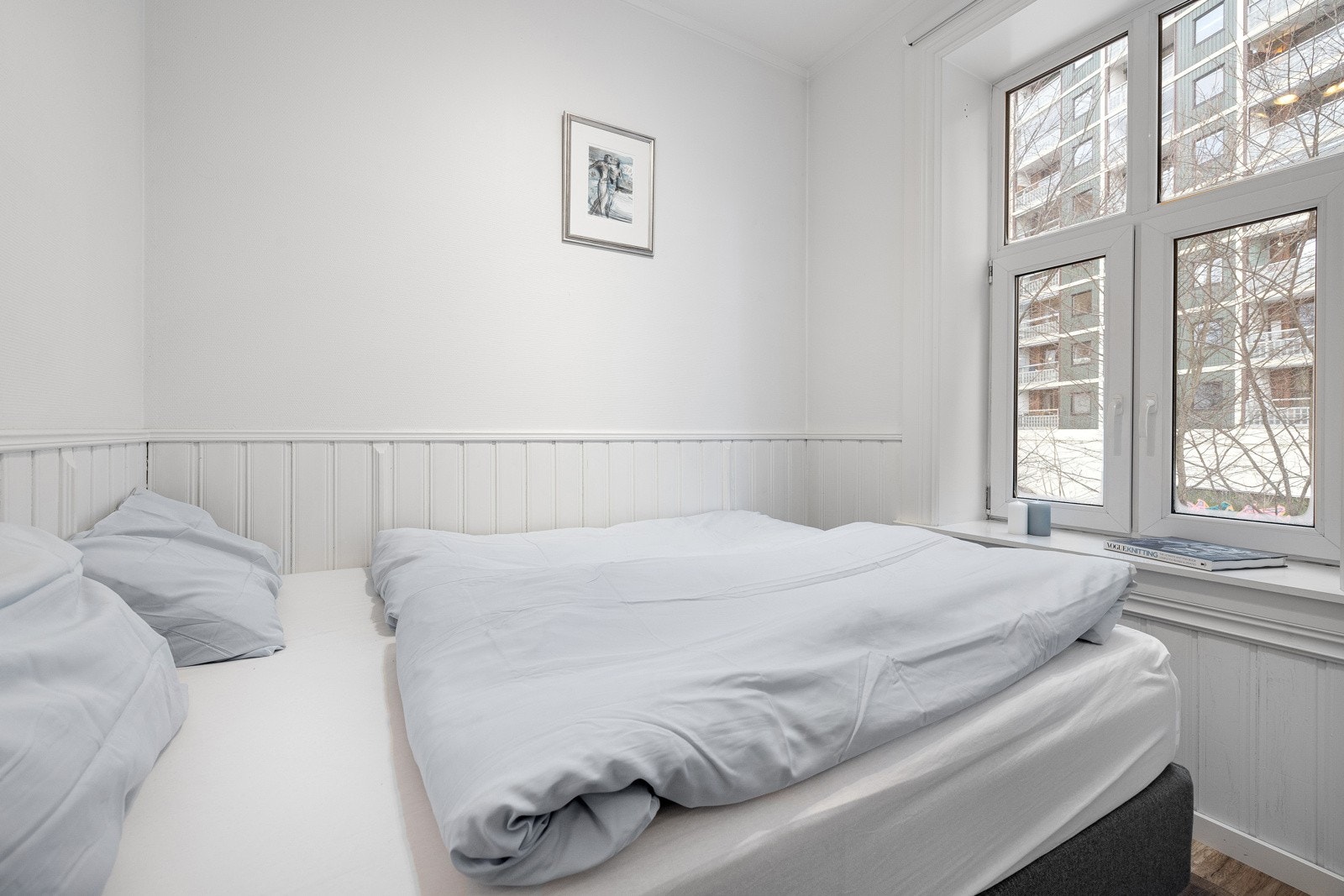 Leiligheten vender i sin helhet mot rolig bakgård. Galleribilde