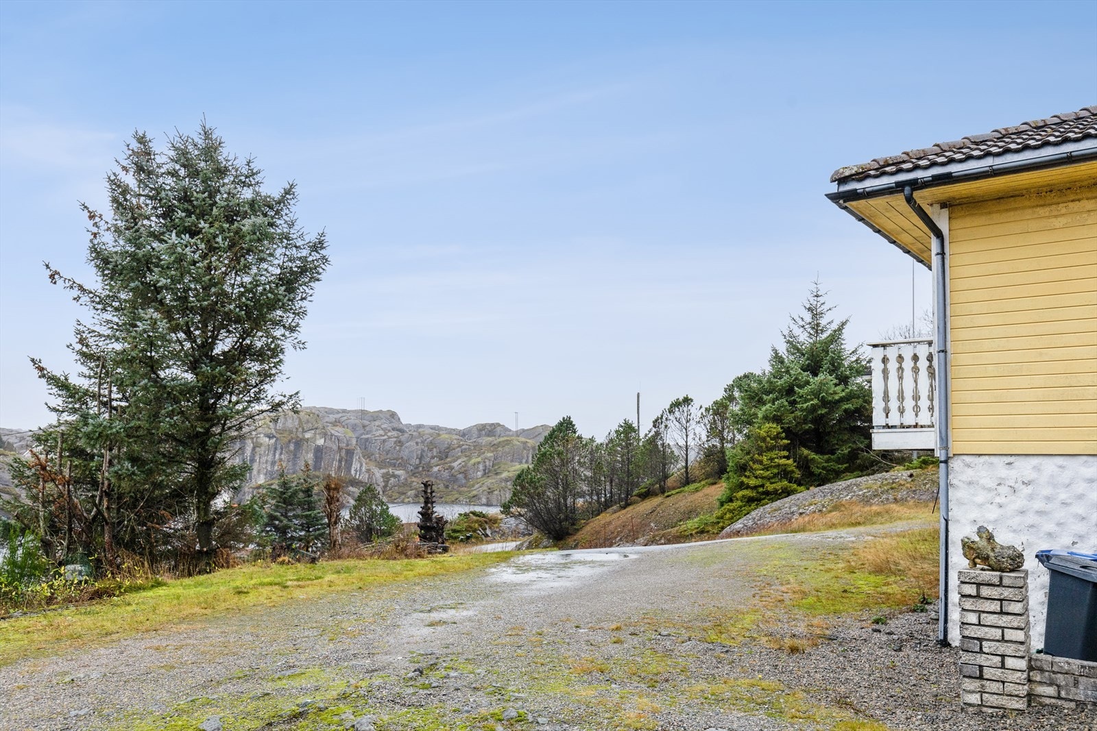 Flott utsikt fra tomten Galleribilde