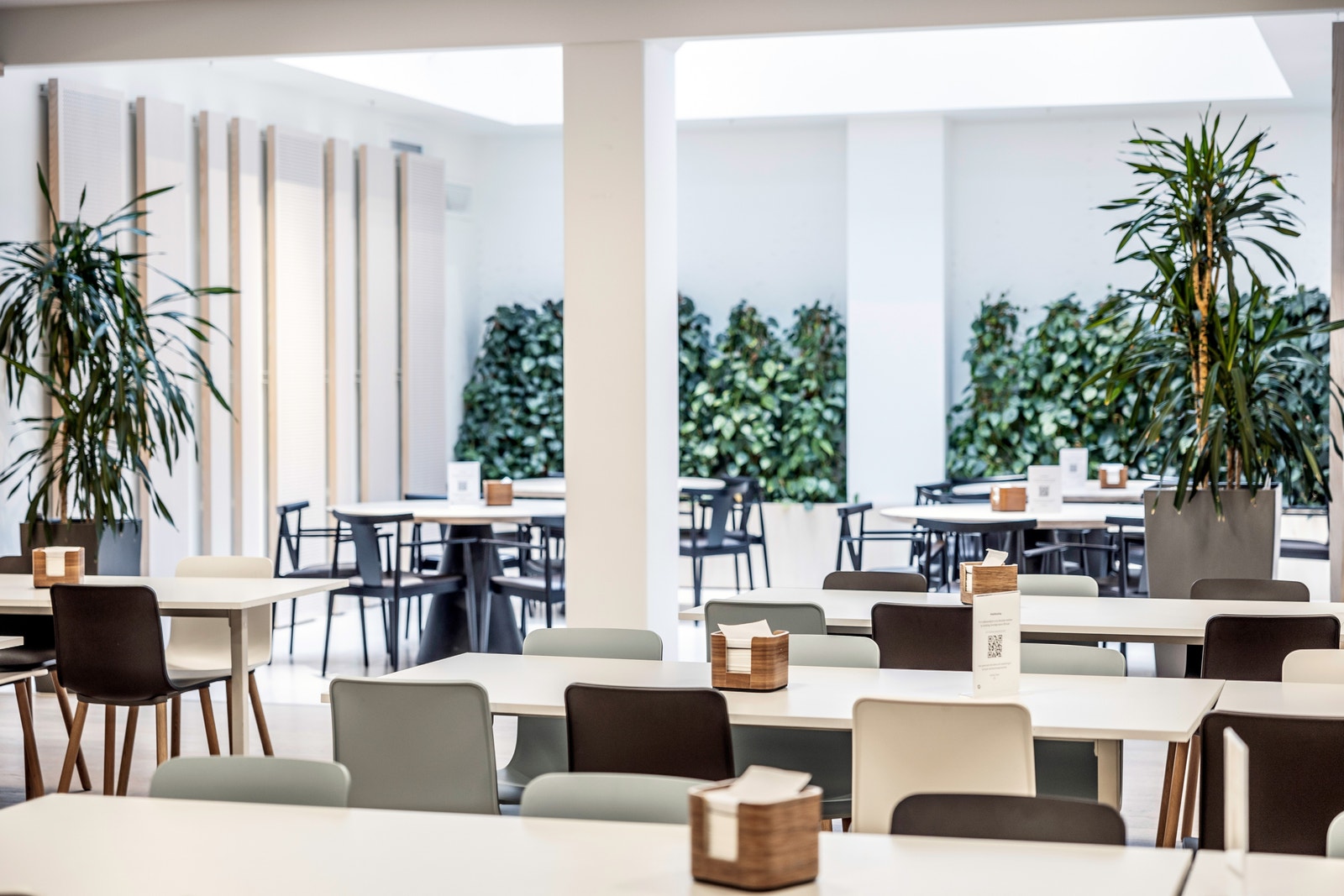 Flott personalrestaurant Galleribilde