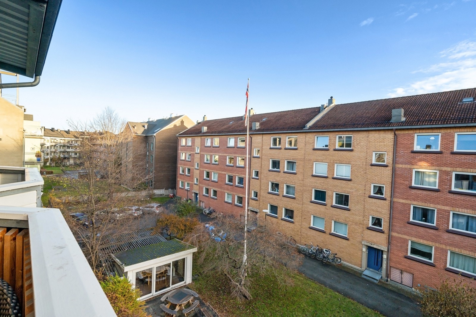 Utsikt fra balkongen. Galleribilde