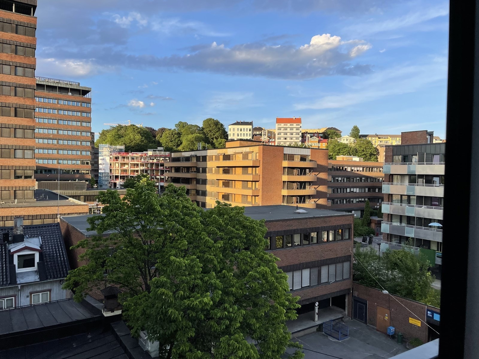 Selger har fanget opp utsikten på sommerstid også. Galleribilde
