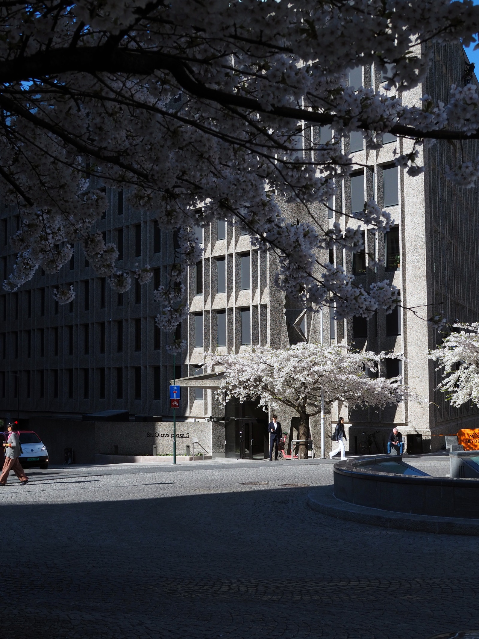 Nytt flott inngangsparti mot Universitetsgata / St. Olavs Plass. Galleribilde