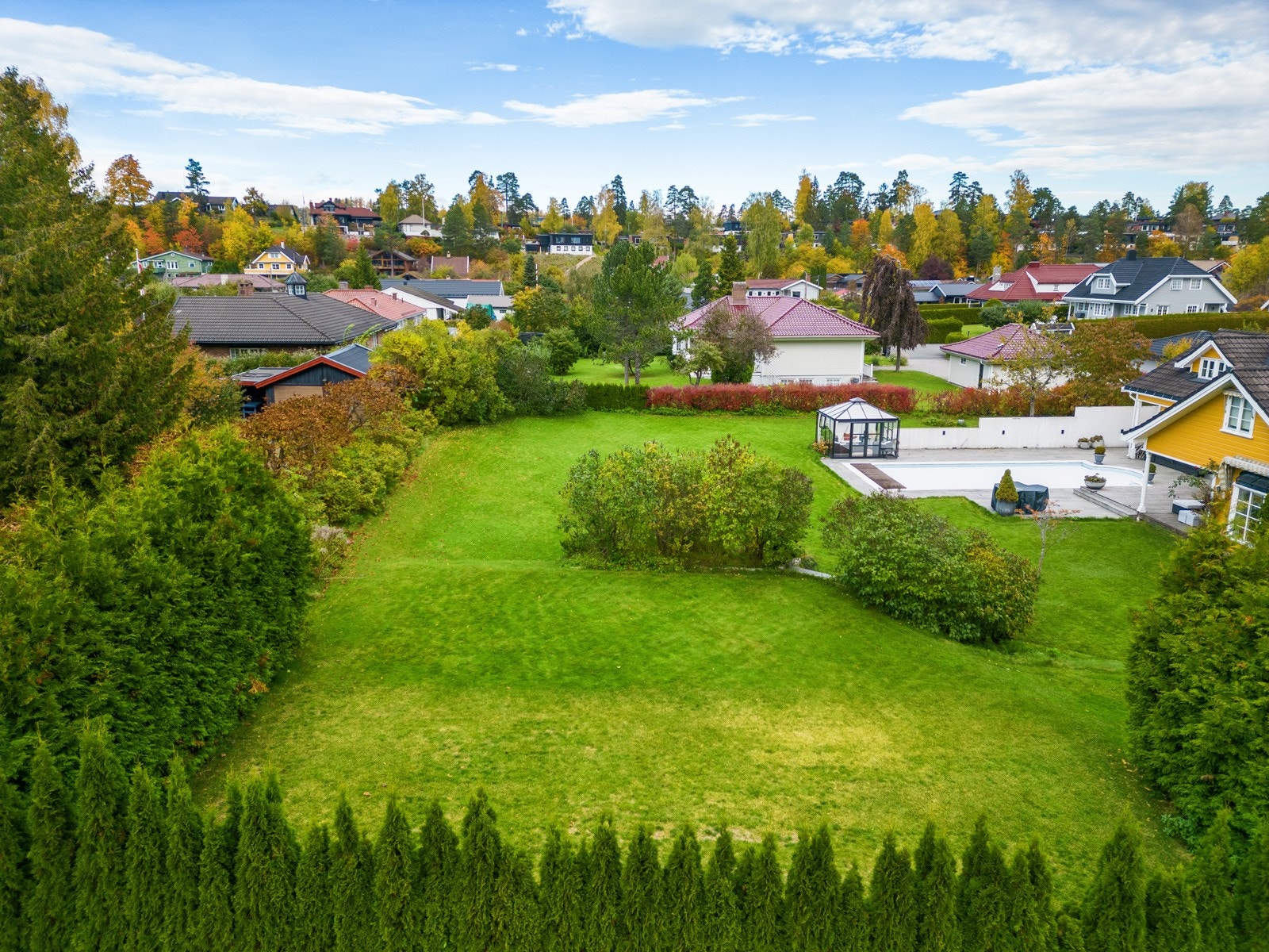 Eiendommen ligger svært fredelig til i blindvei Galleribilde