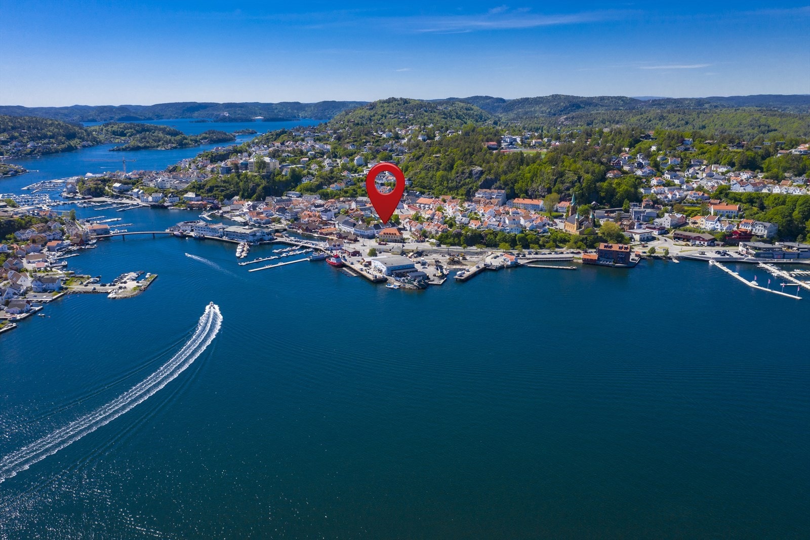 Eiendommen har god plassering midt i Kragerø sentrum. Galleribilde