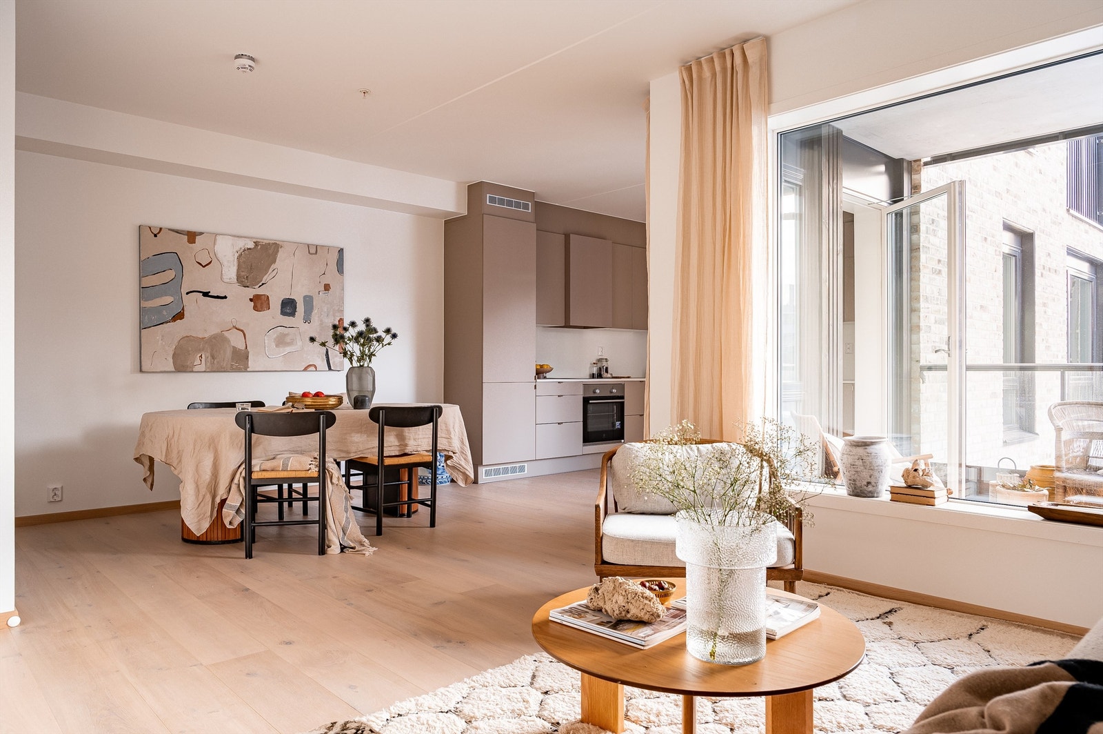 Velkommen til Gladengveien 14B - presentert av Emir Resulbegovic i Krogsveen Galleribilde