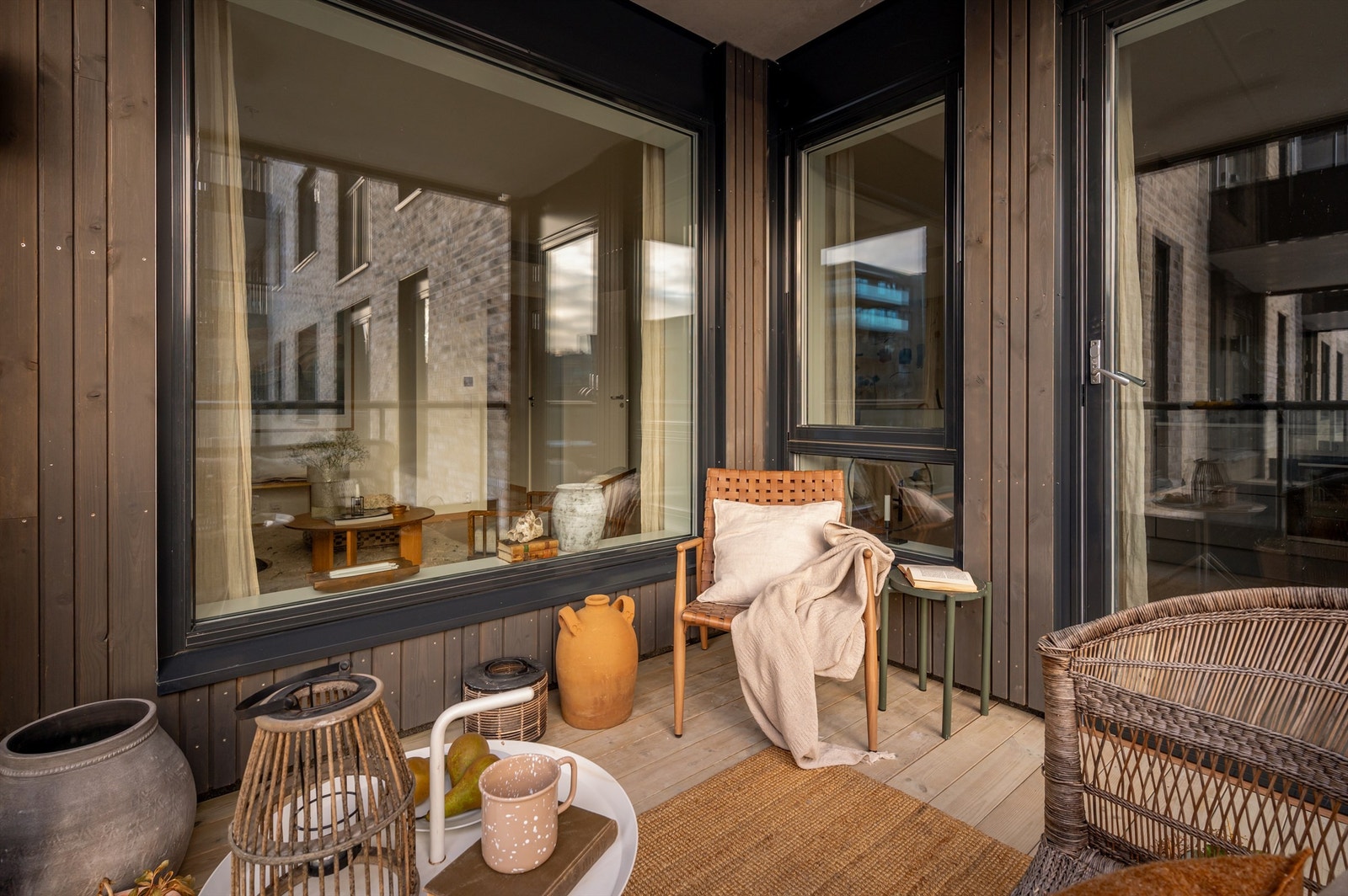 Fra stuen er det videre adkomst til romslig balkong på hele 6 kvm Galleribilde