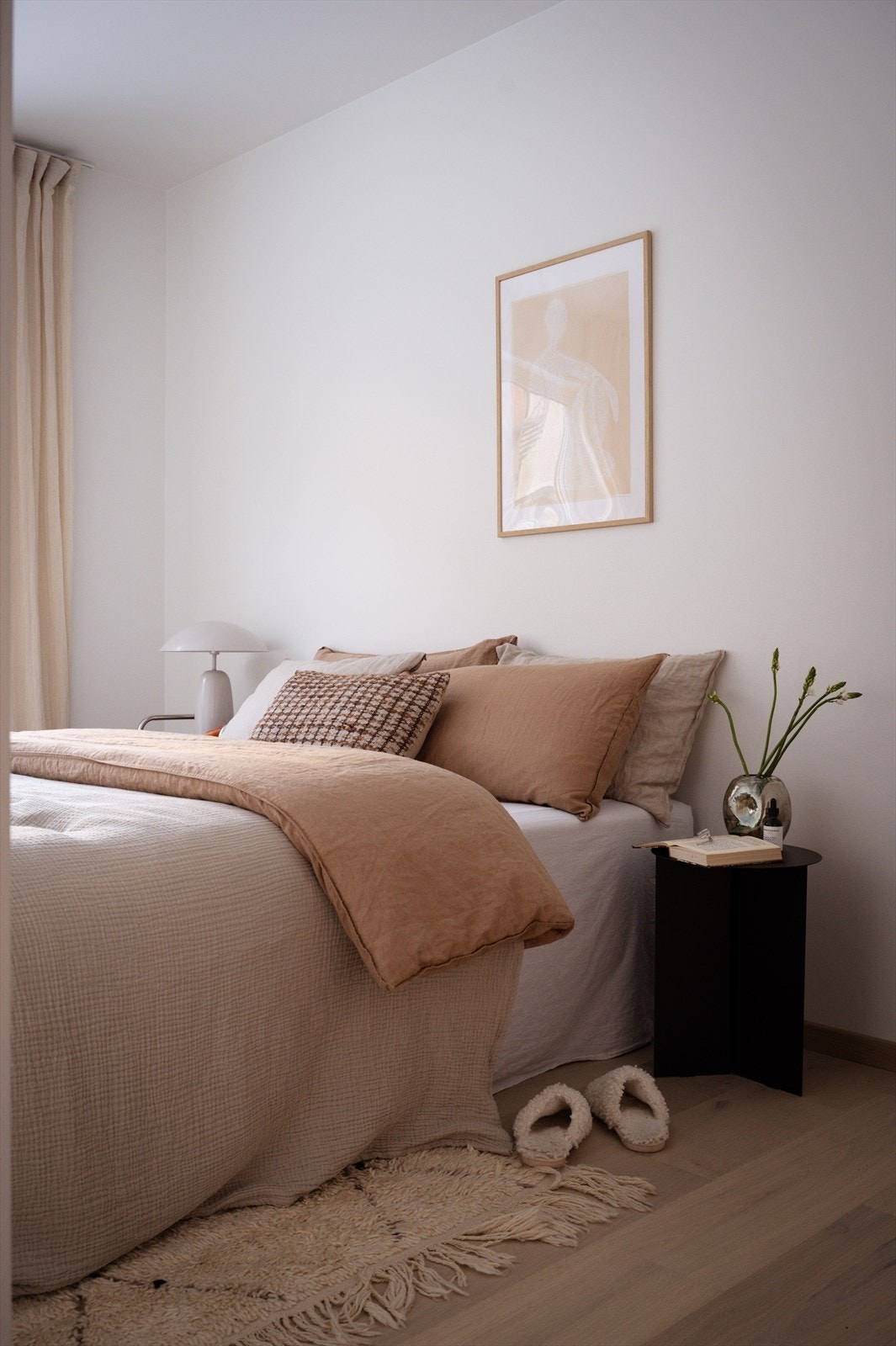 Velkommen inn til boligens hovedsoverom Galleribilde