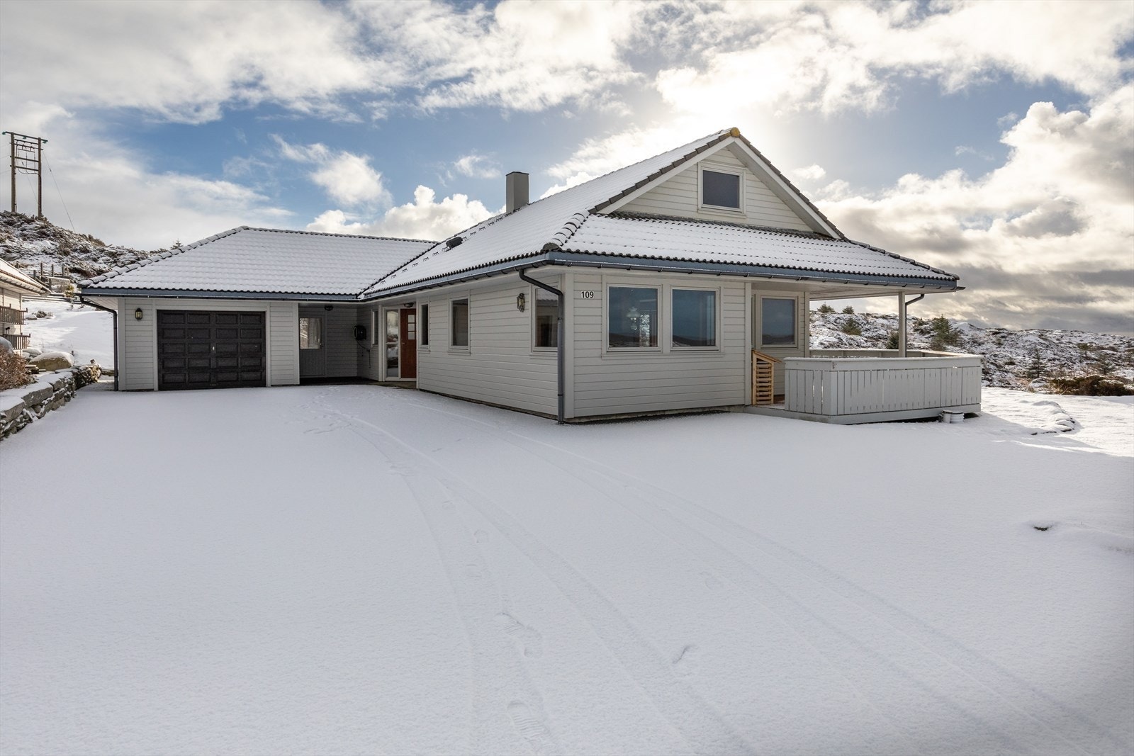 Boligen ligger fint til helt ytterst i feltet Galleribilde