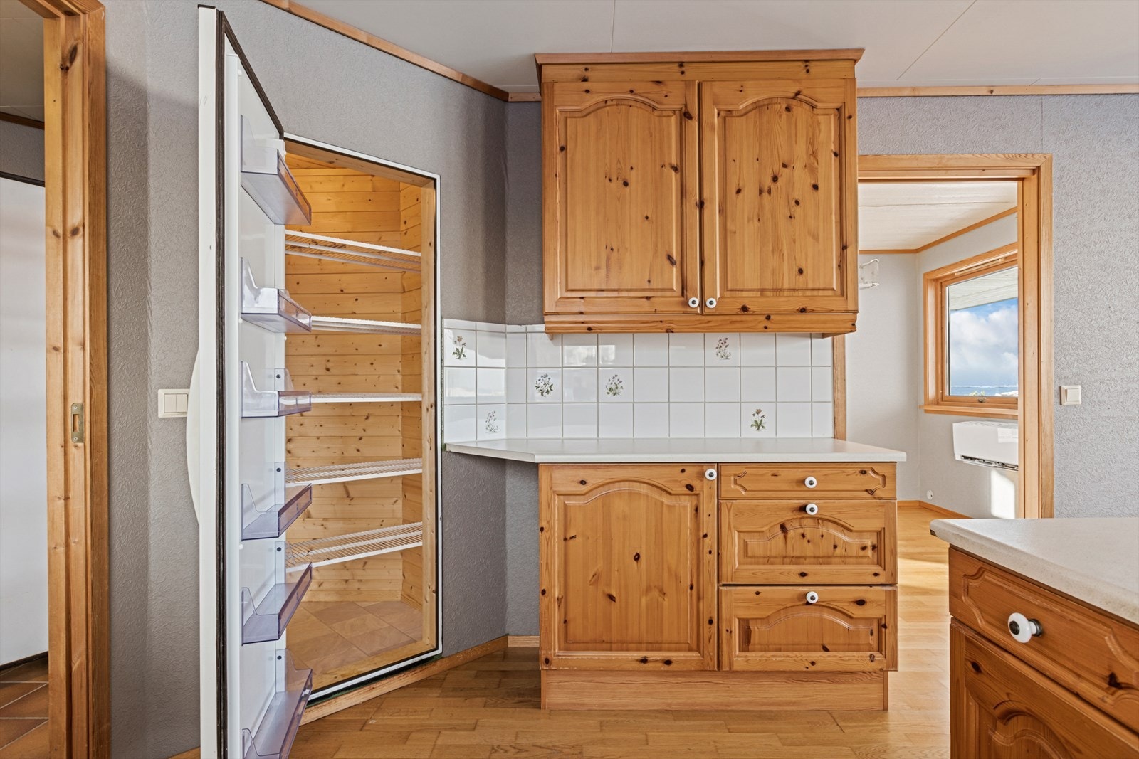 Kjøkken med kjølerom Galleribilde