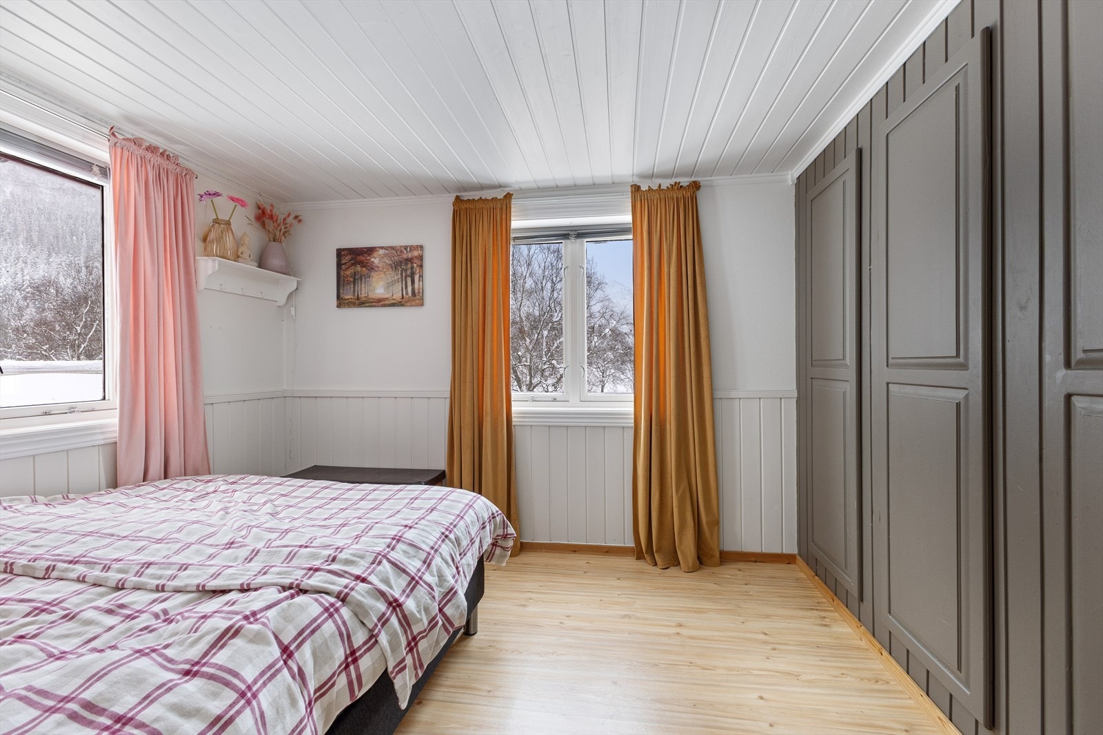 Soverom 4 av 6 i hoveddelen Galleribilde