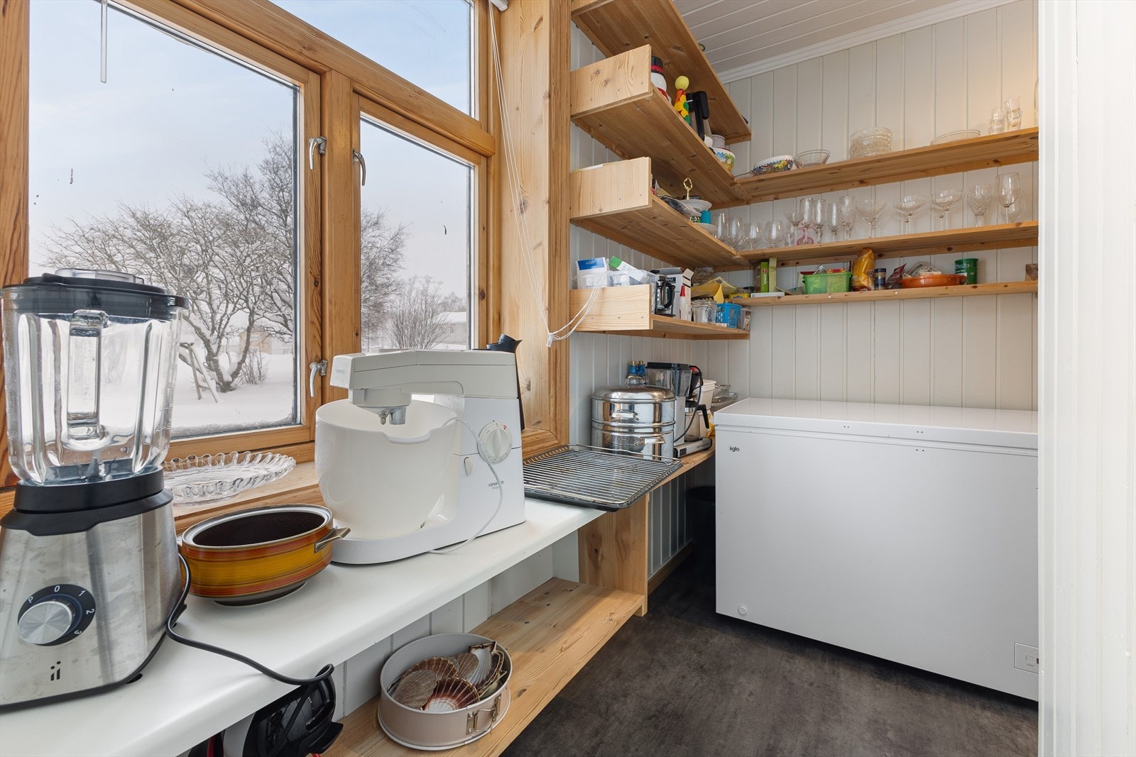 Spiskammer med god lagringsplass Galleribilde