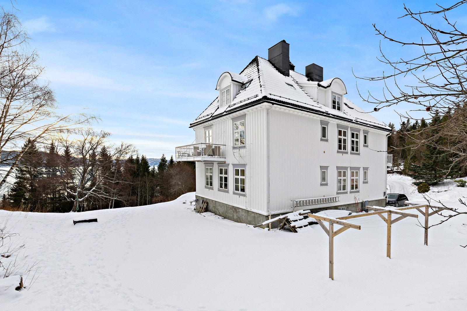 På Vikåsen bor man midt i naturen med sentrum bare 10 minutter unna. Galleribilde