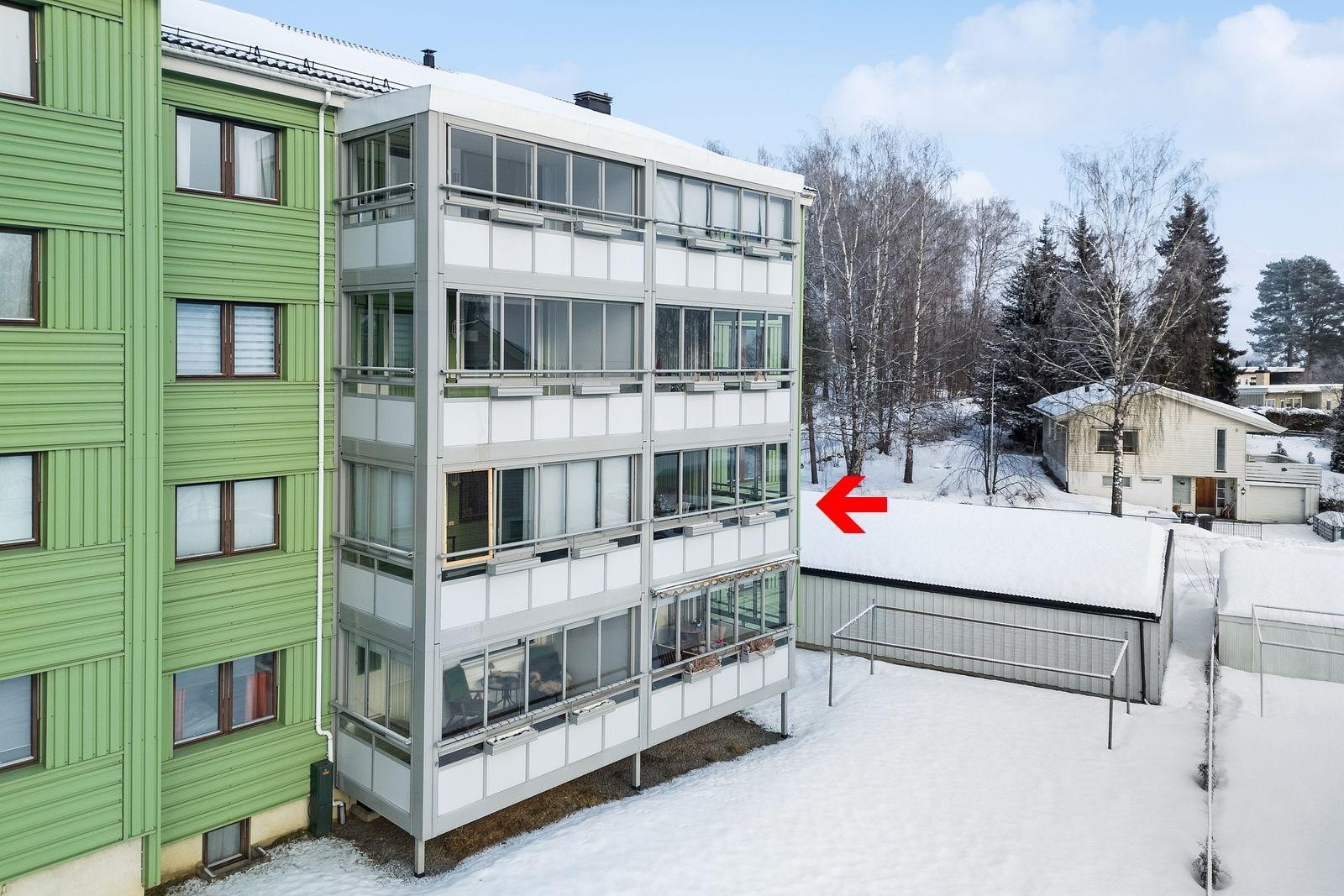 Balkong ut mot sydvest fra 2. etasje. Galleribilde