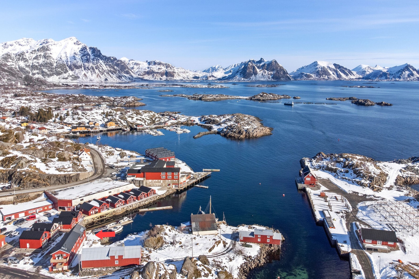 Hurtigruten har daglig anløp fra Stamsund. Galleribilde
