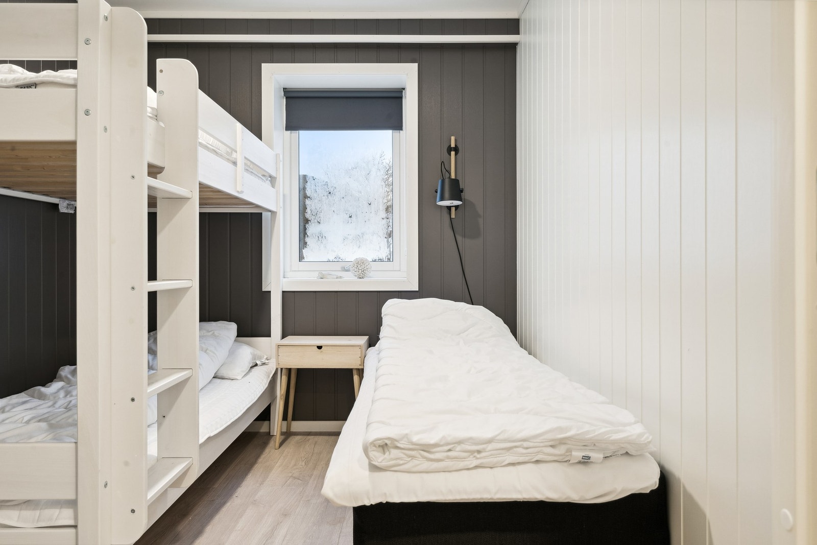 Praktisk løsning på dette soverommet. Galleribilde