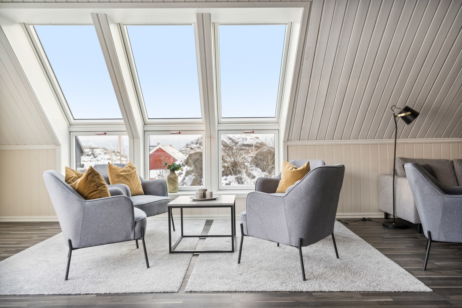 Store vindu som gjør det mulig å følge nordlyset fra stuen! Galleribilde