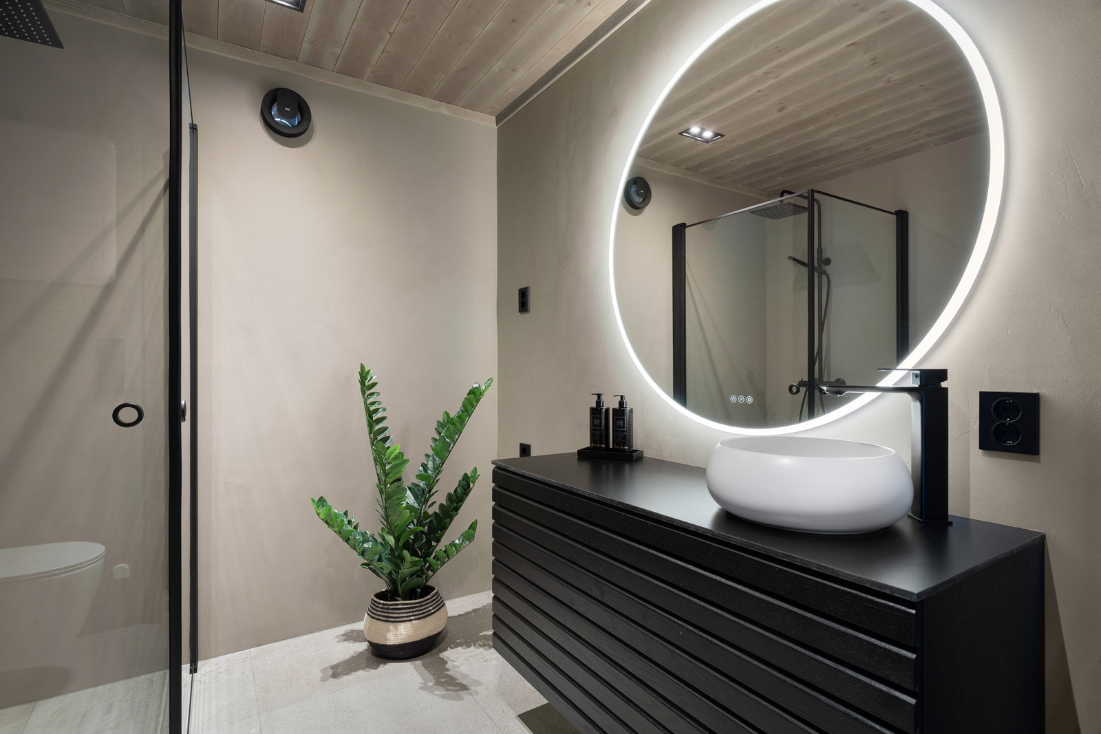 NB! dette er eit bilete frå ei oppgradert og ferdigbygd hytte. Bileta kan difor avvika på leveranse frå standard hytte. Galleribilde