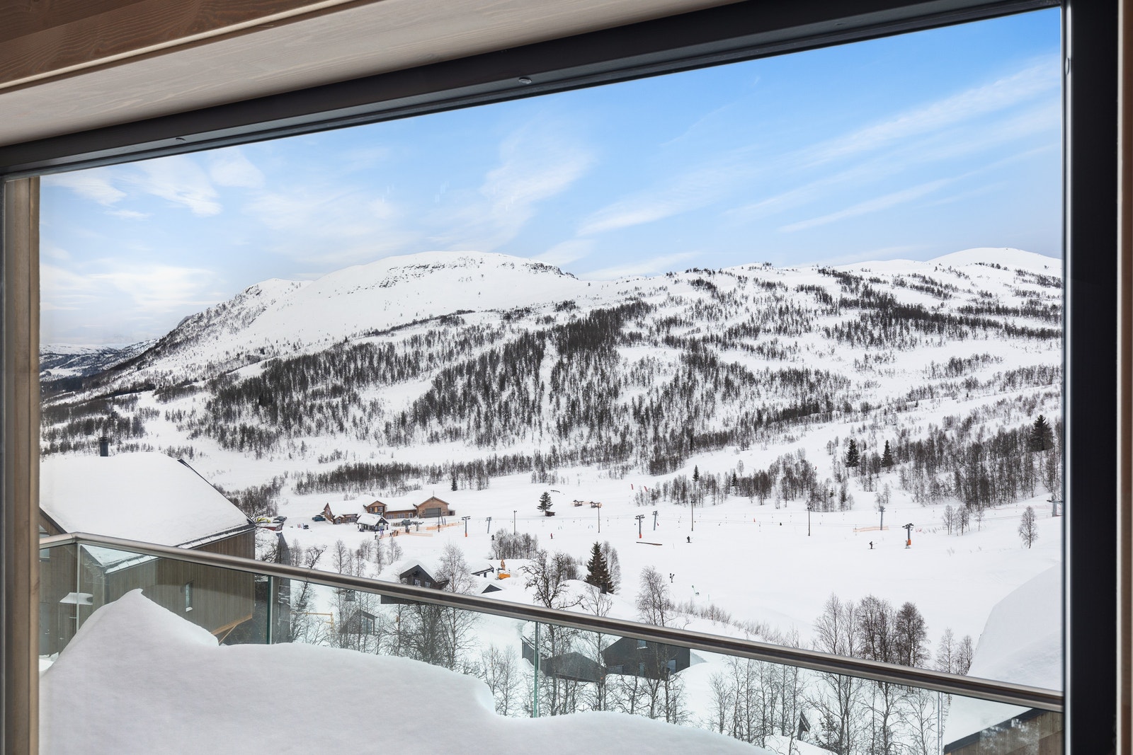 NB! dette er eit bilete frå ei oppgradert og ferdigbygd hytte. Bileta kan difor avvika på leveranse frå standard hytte. Galleribilde